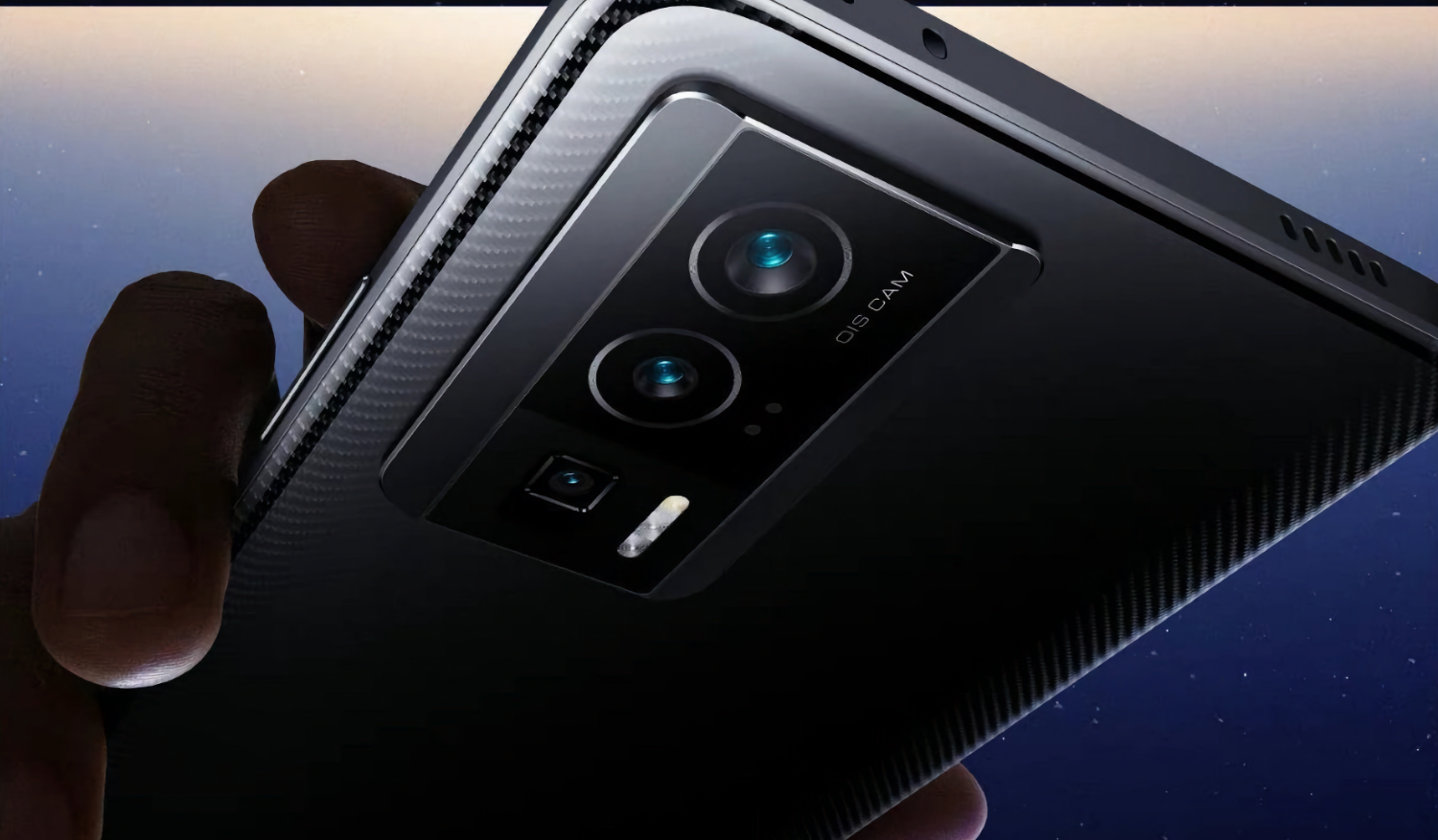 «Карбоновый» флагман с перископом: Xiaomi показала внешний вид Redmi K60