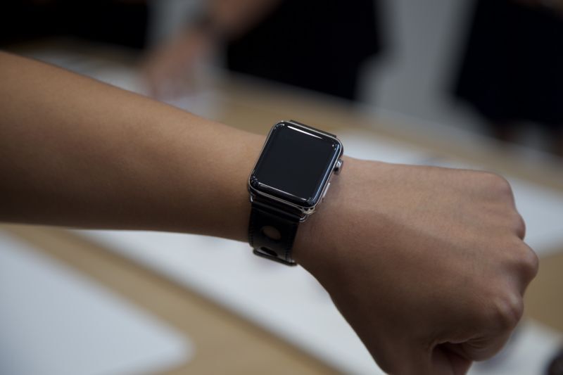 На Apple подали в суд за расизм в Apple Watch