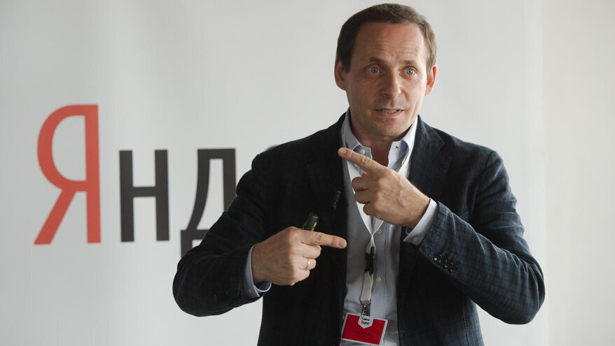 Пресс-служба Яндекса сообщила, что Аркадий Волож не останется в компании даже косвенно