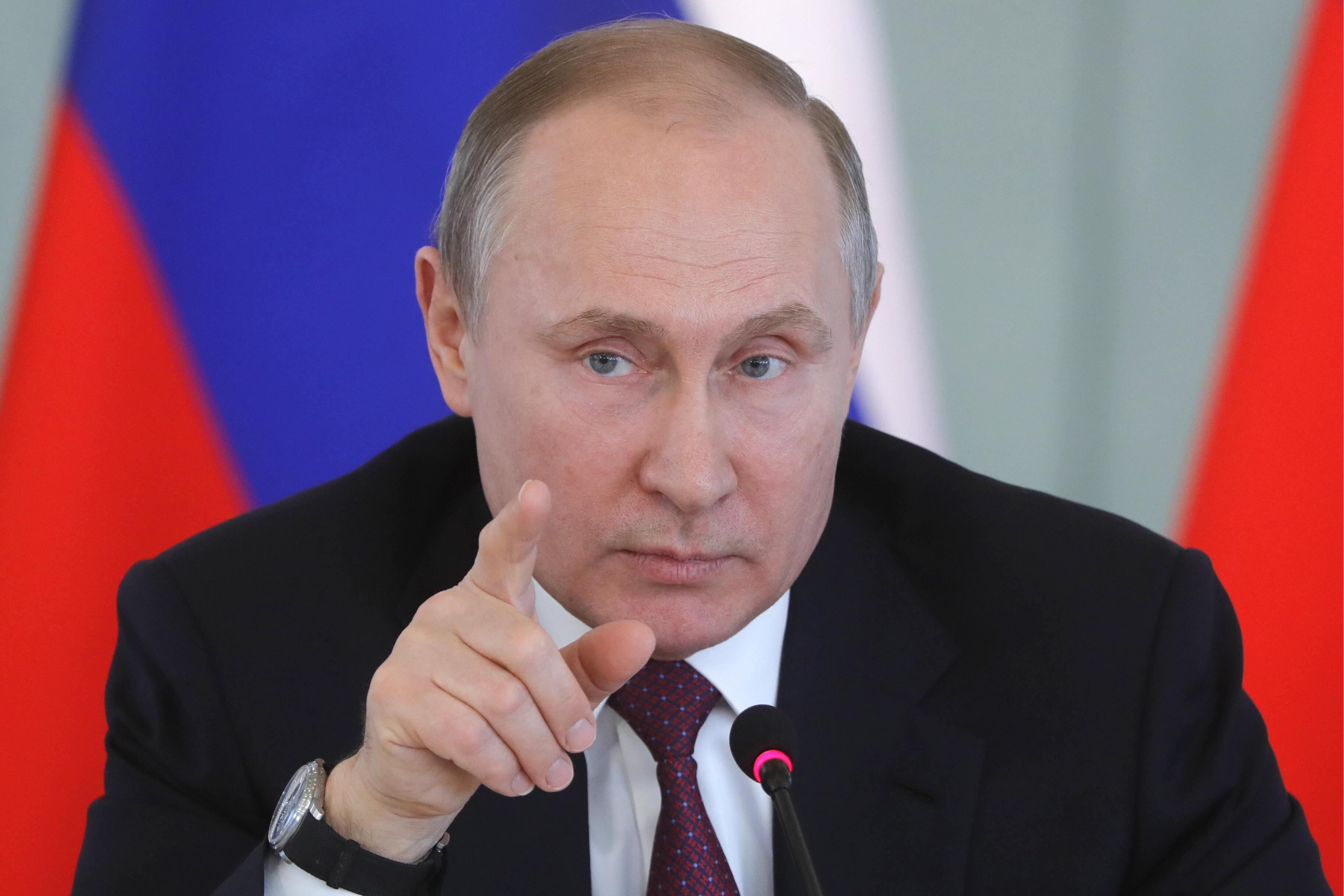 Путин поручил правительству до 15 февраля сформировать комиссию по развитию беспилотной отрасли