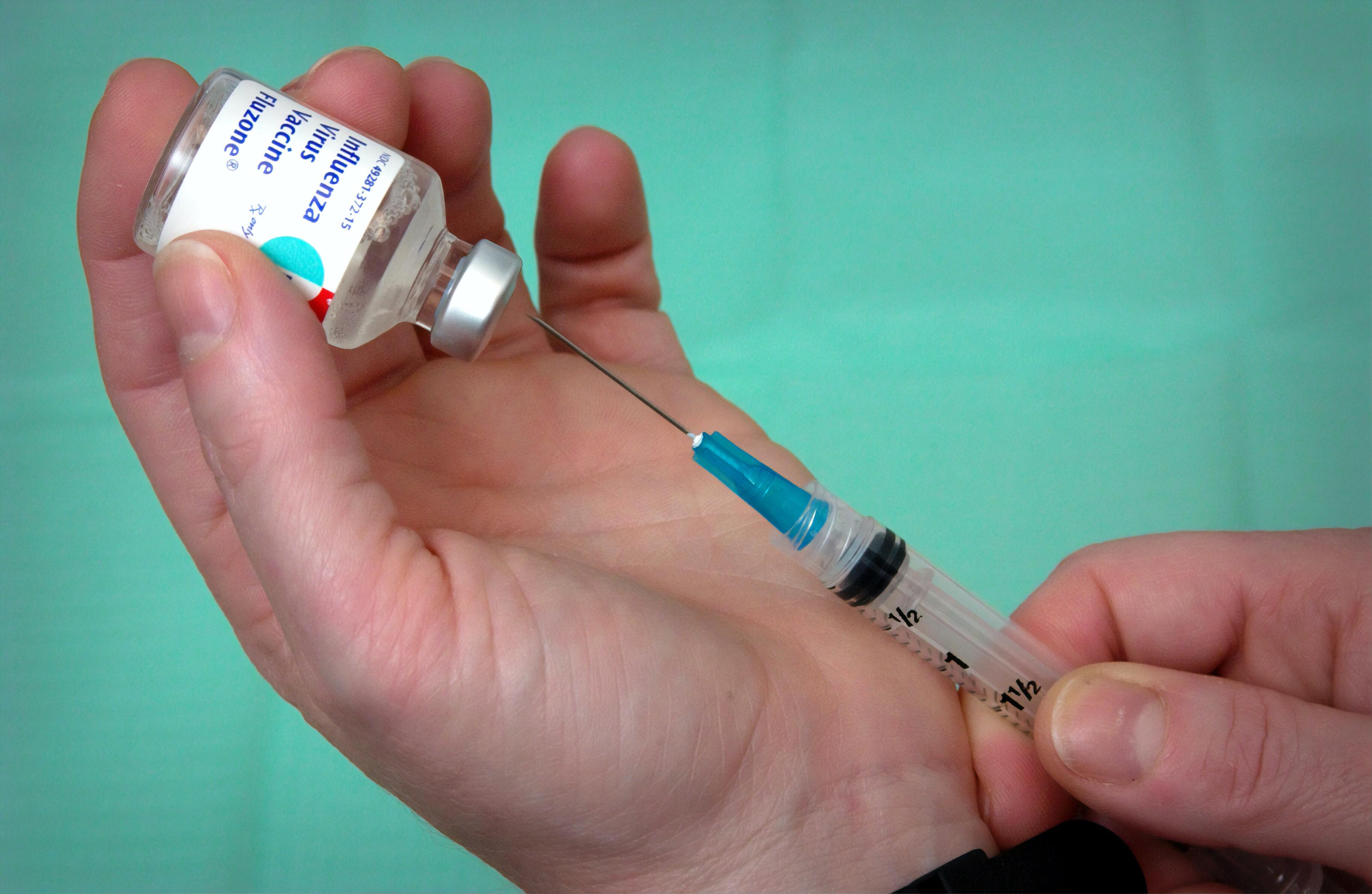 Прививка от гриппа неожиданно снизила риск инсульта