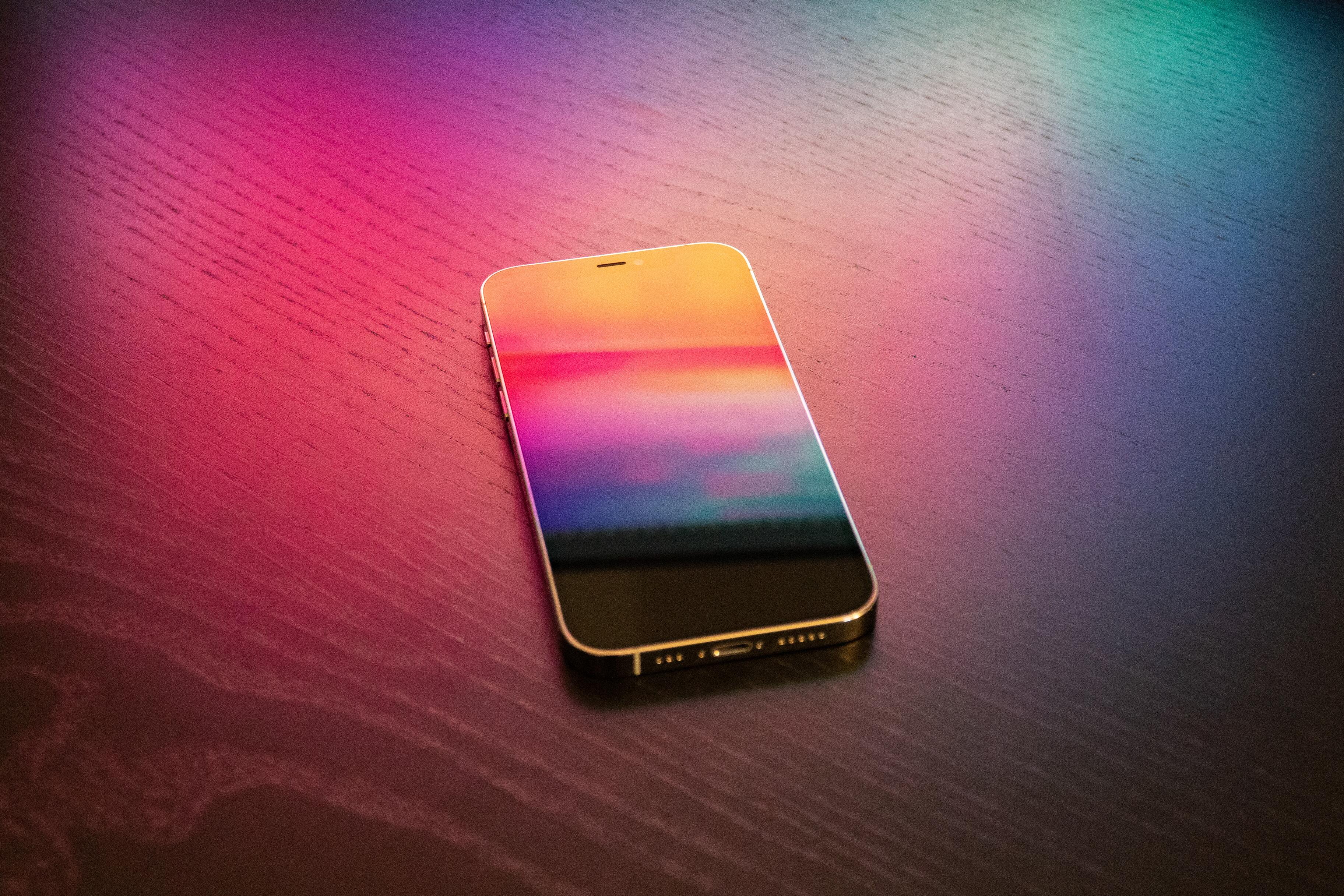 Apple установит фирменные MicroLED дисплеи в будущие iPhone