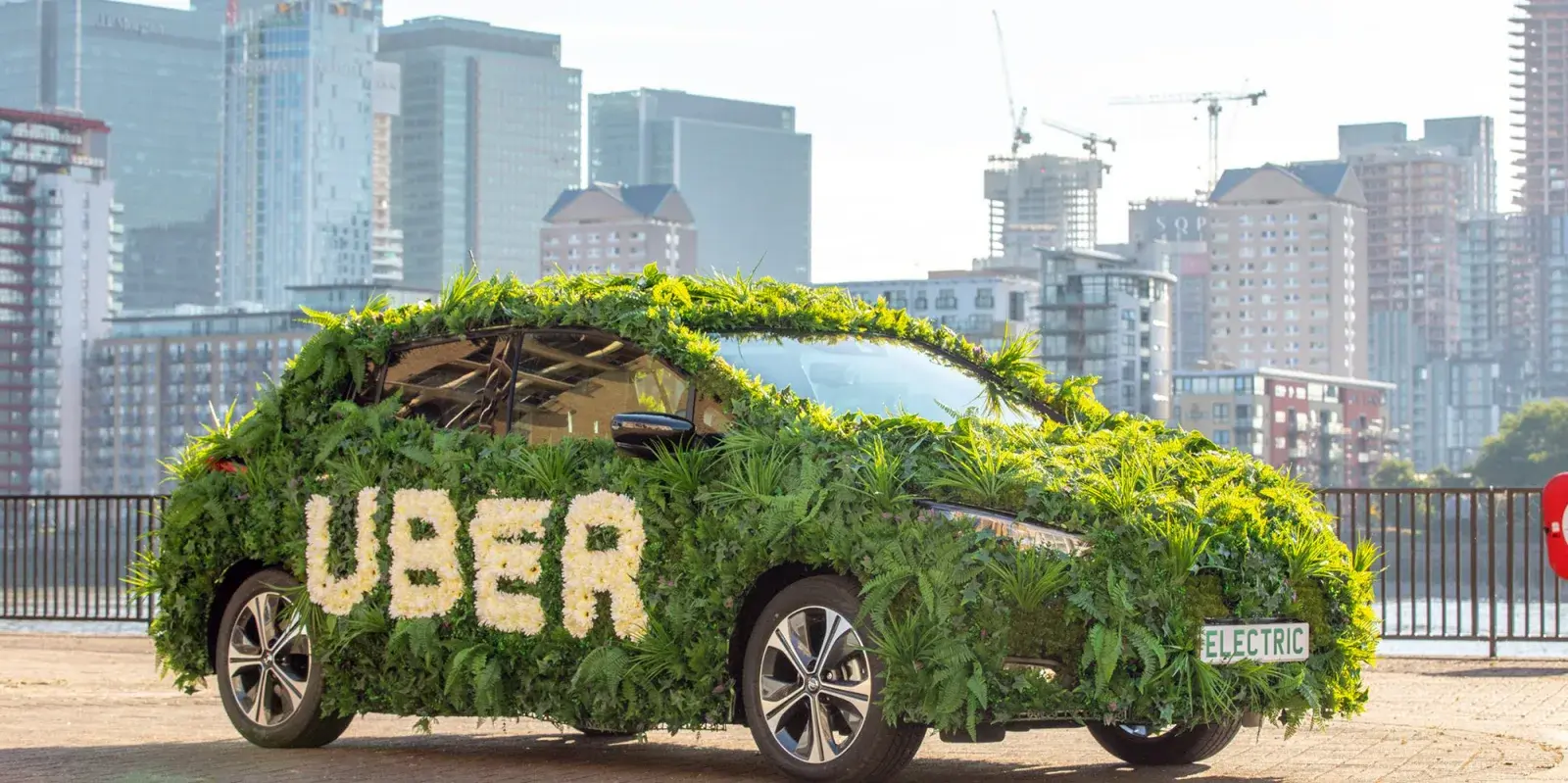 Uber выпустит недорогой электромобиль для своих сервисов доставки и такси