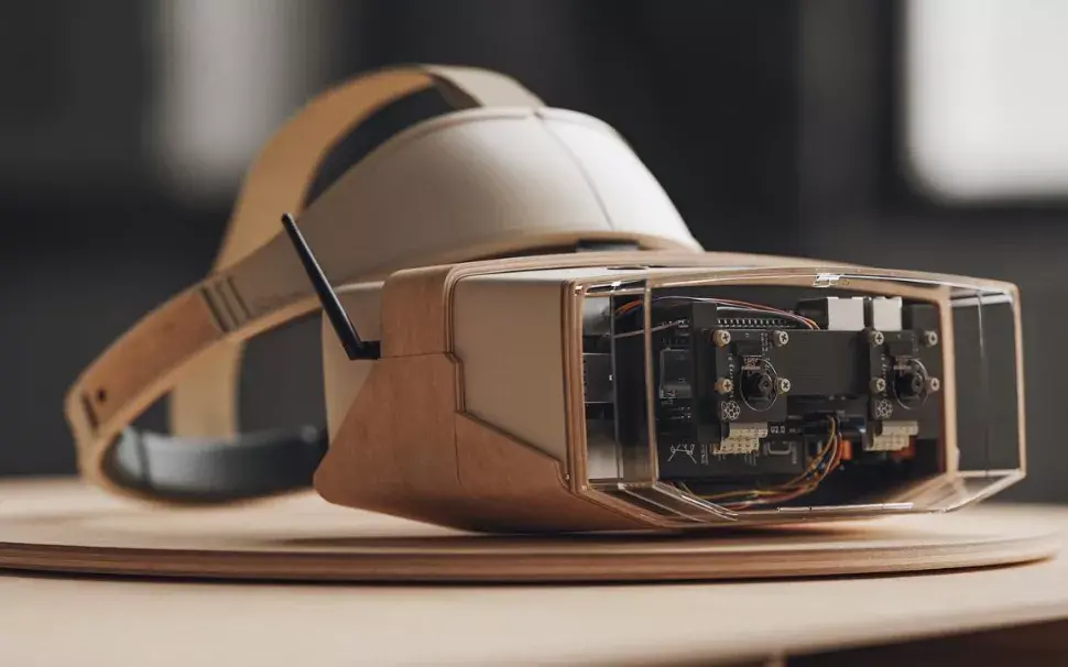 Как выглядел бы шлем виртуальной реальности из 90-х