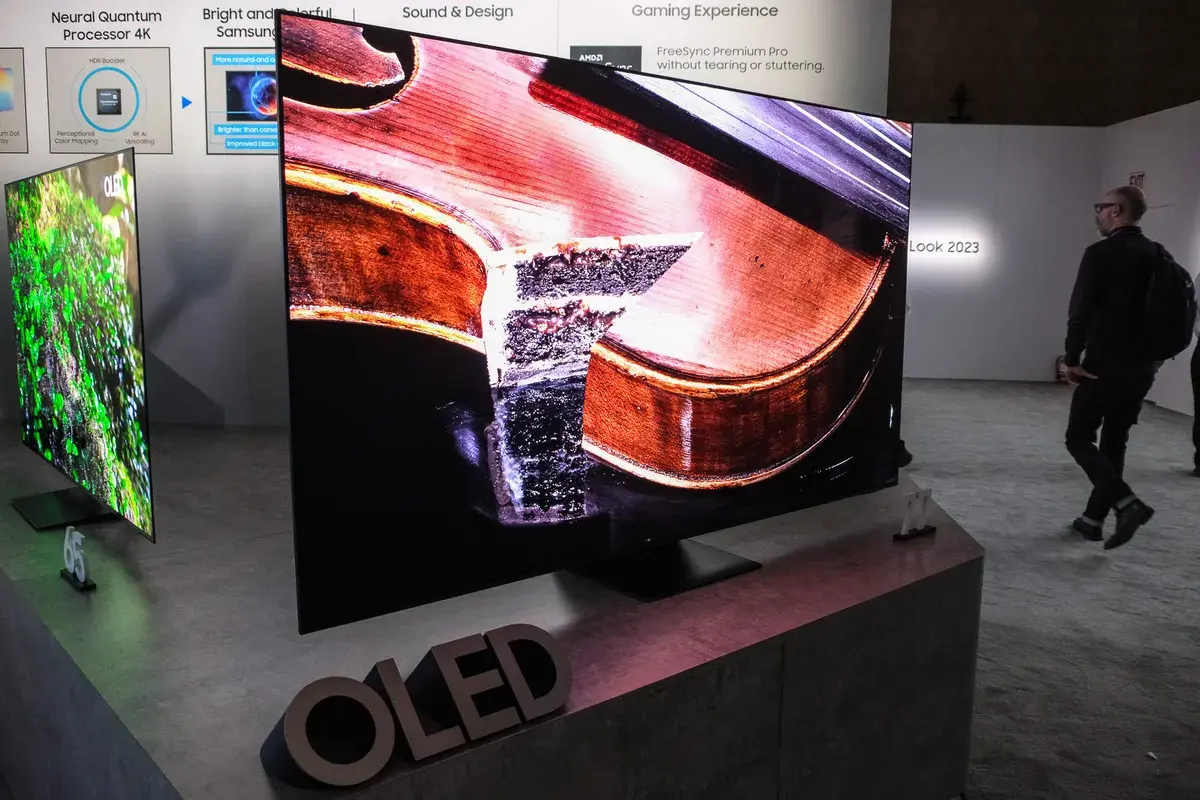 Samsung объявила цену своего сверхяркого 77-дюймового QD-OLED телевизора