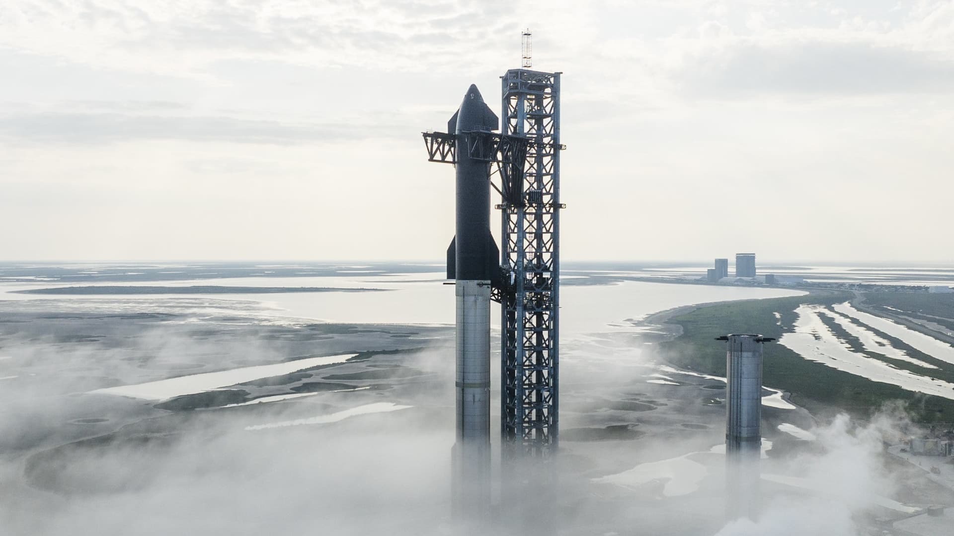 Самая большая в мире ракета Starship готова к запуску