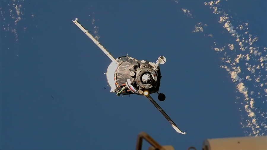 Роскосмос запретил российским космонавтам перейти на американский корабль со сломанного Союз МС-22 из-за рисков для экипажа