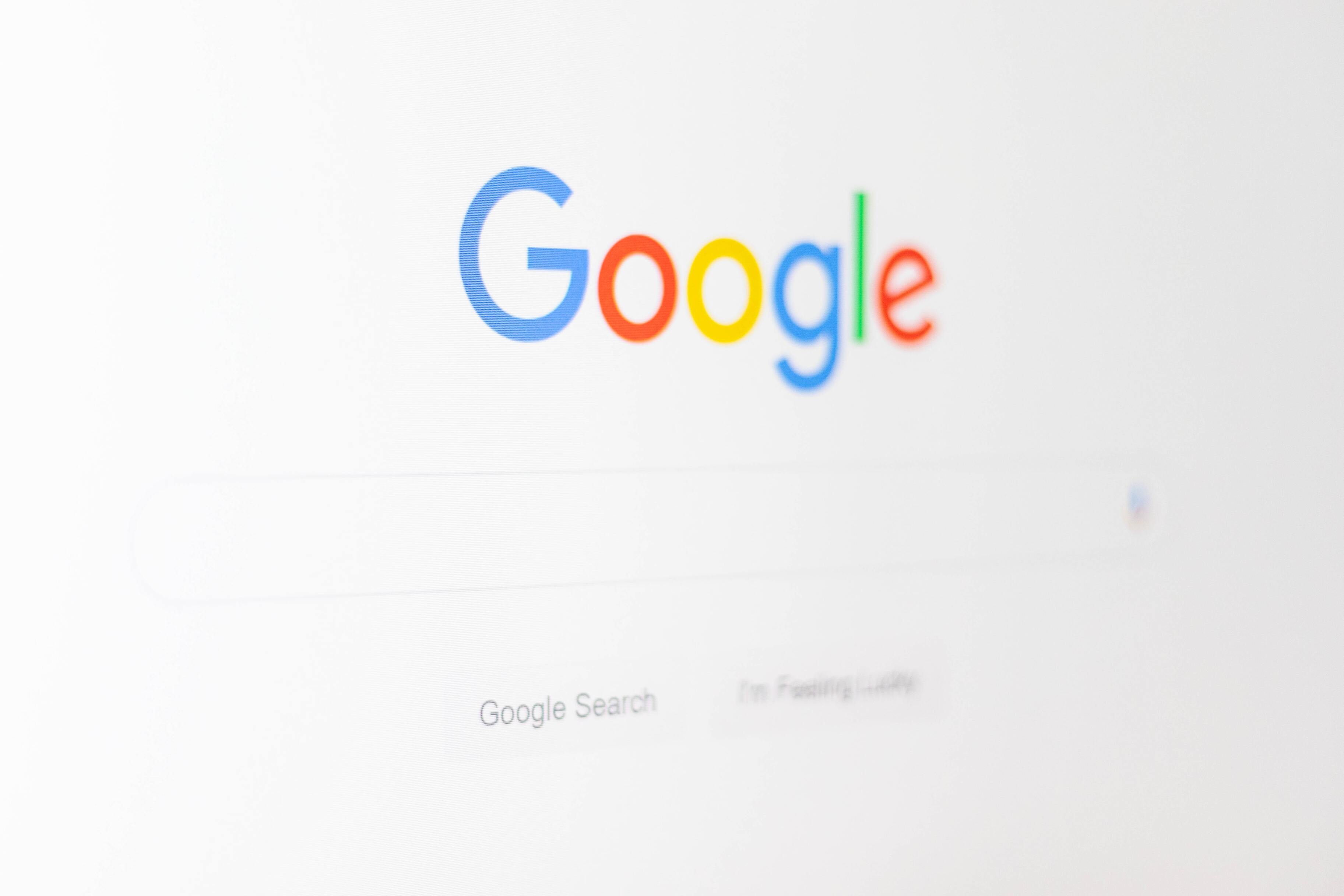 Оценщик поиска Google пожаловался, что зарабатывает меньше, чем его дочка в фастфуде