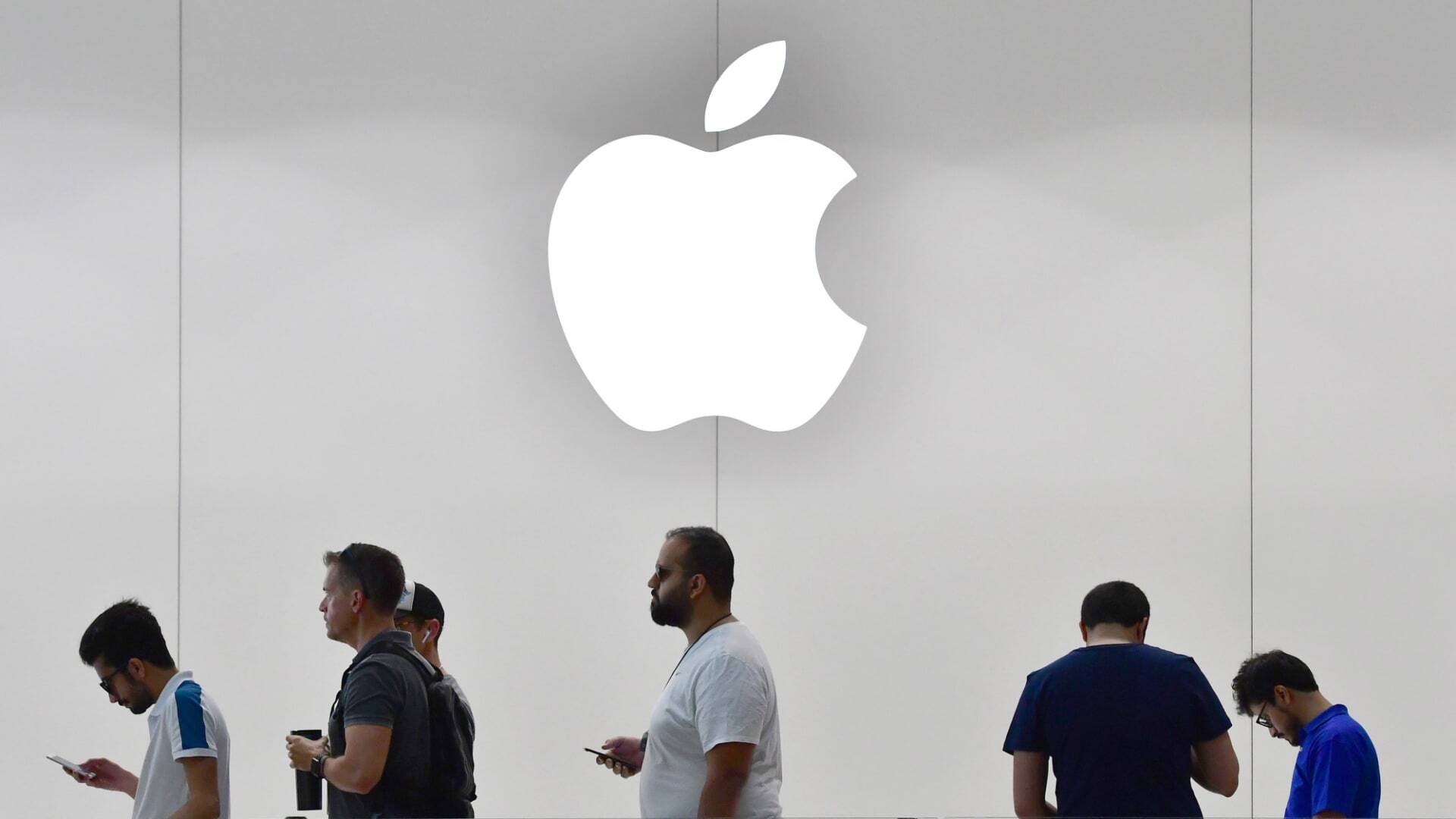 Apple выплатила почти 1 миллиард рублей штрафа ФАС
