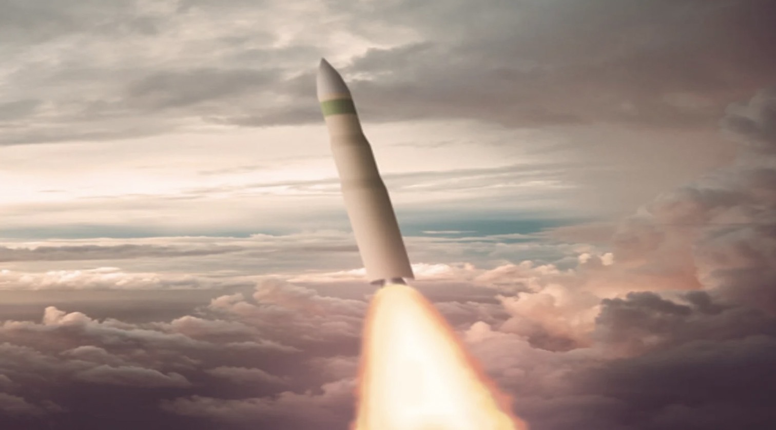 США успешно испытали новейший твердотопливный двигатель для межконтинентальных ракет