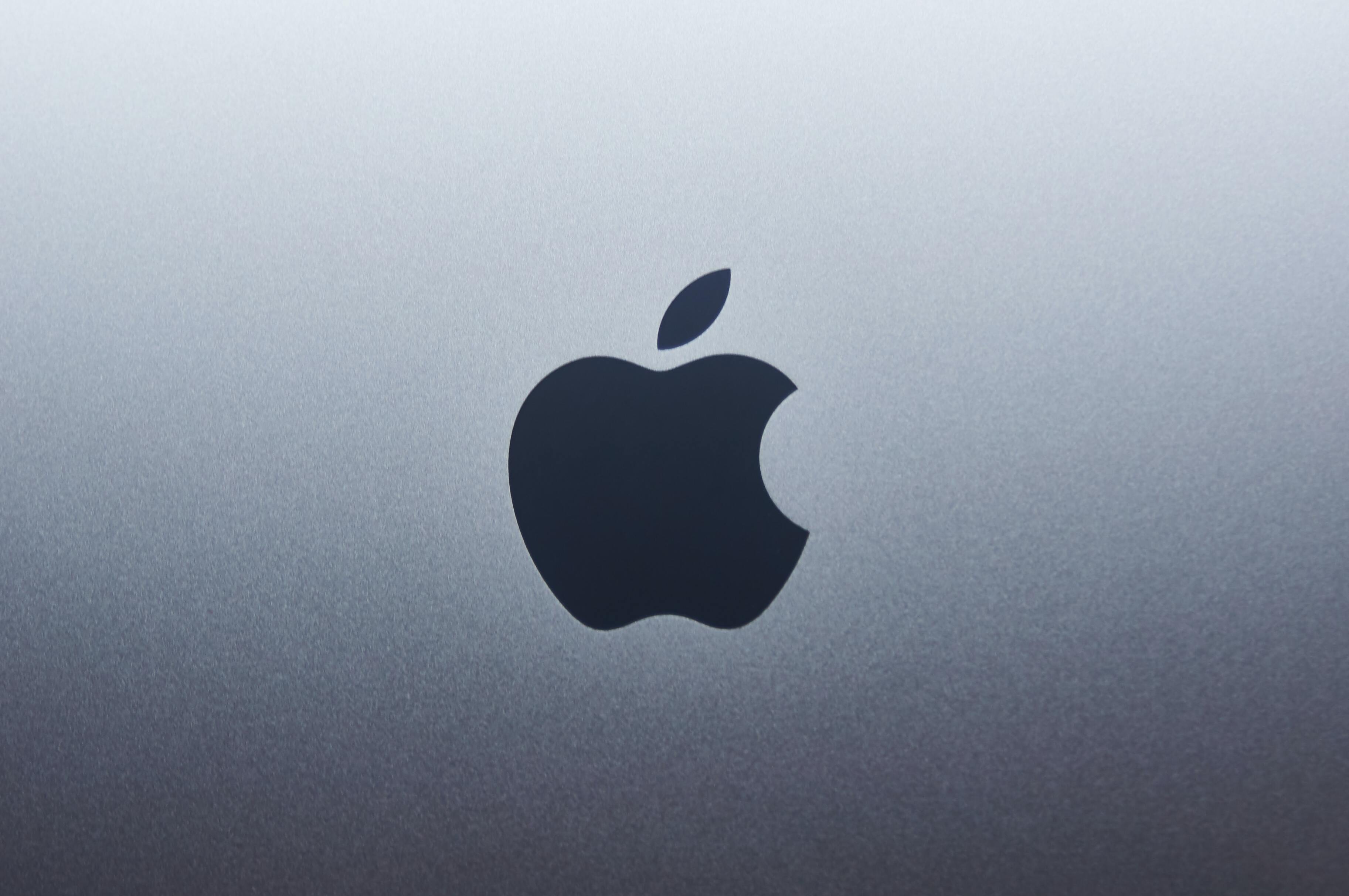 У Apple проблемы: компания сократила расходы через откладывание премий