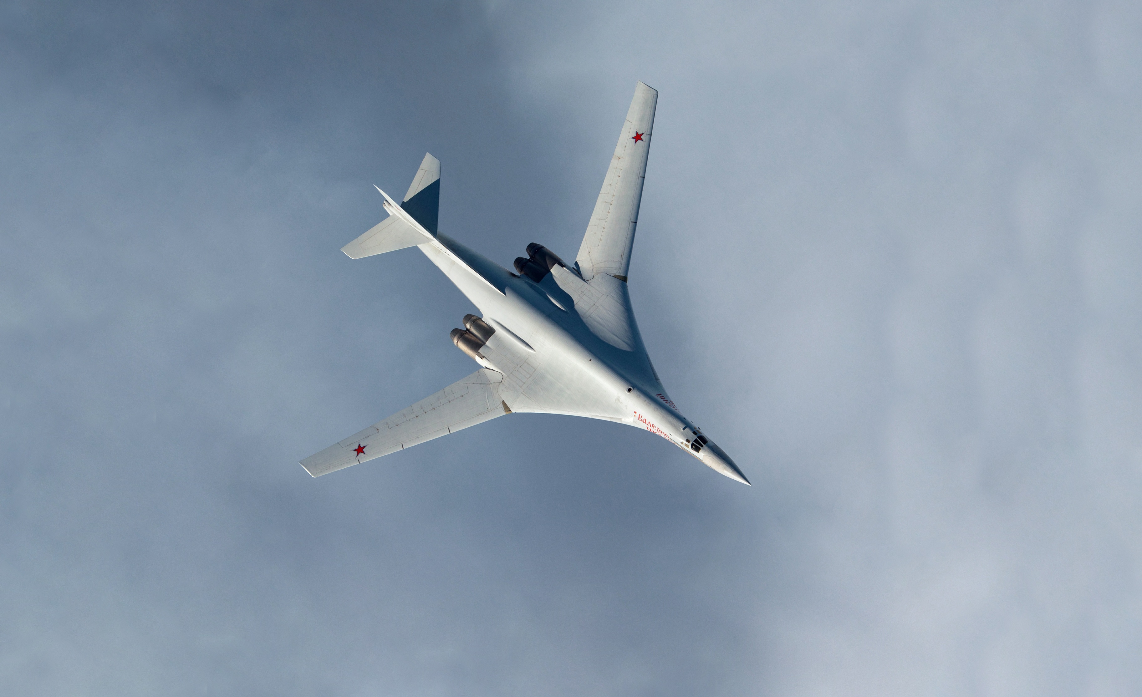 В России начали наращивать производство белых лебедей  стратегических бомбардировщиков Ту-160М