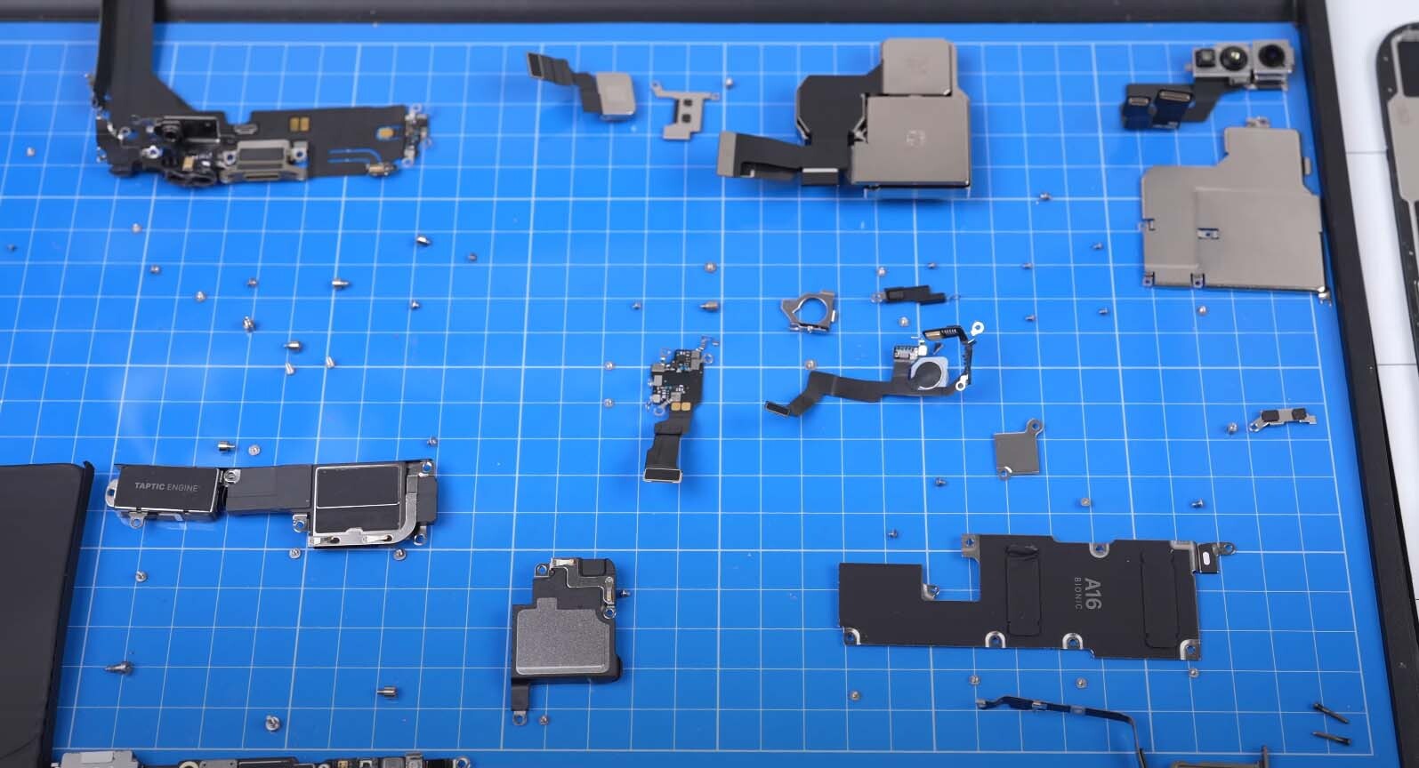Видео показало, как Apple усложнила любой ремонт iPhone 14 Pro Max