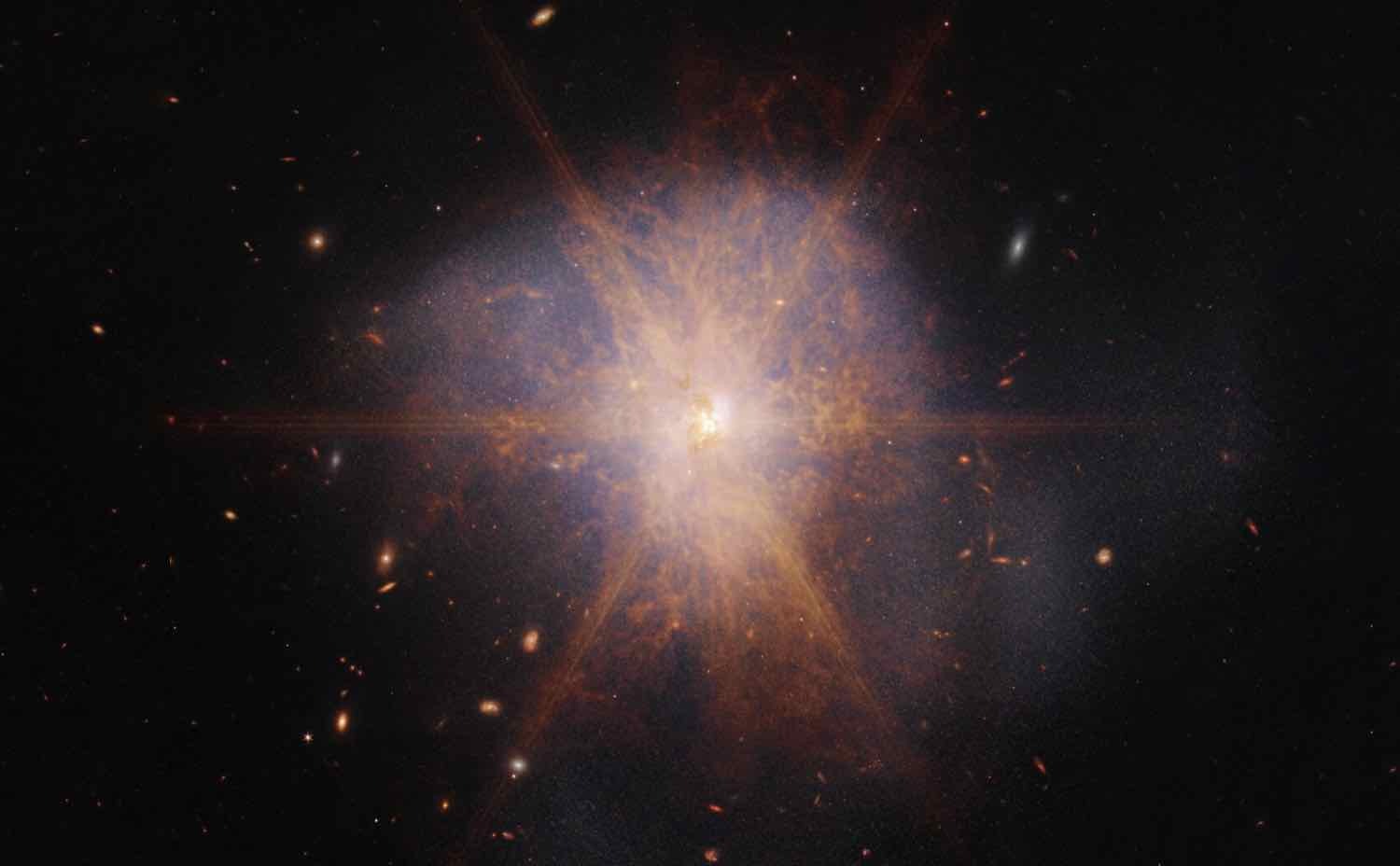 NASA показало высококачественное фото слияния двух галактик