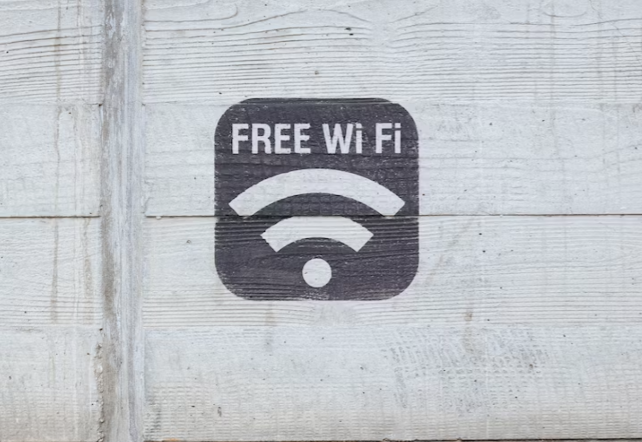 Почему опасно подключаться к бесплатным Wi-Fi сетям