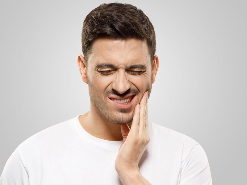 Четыре самых эффективных средства от зубной боли и три средства, которых лучше избегать