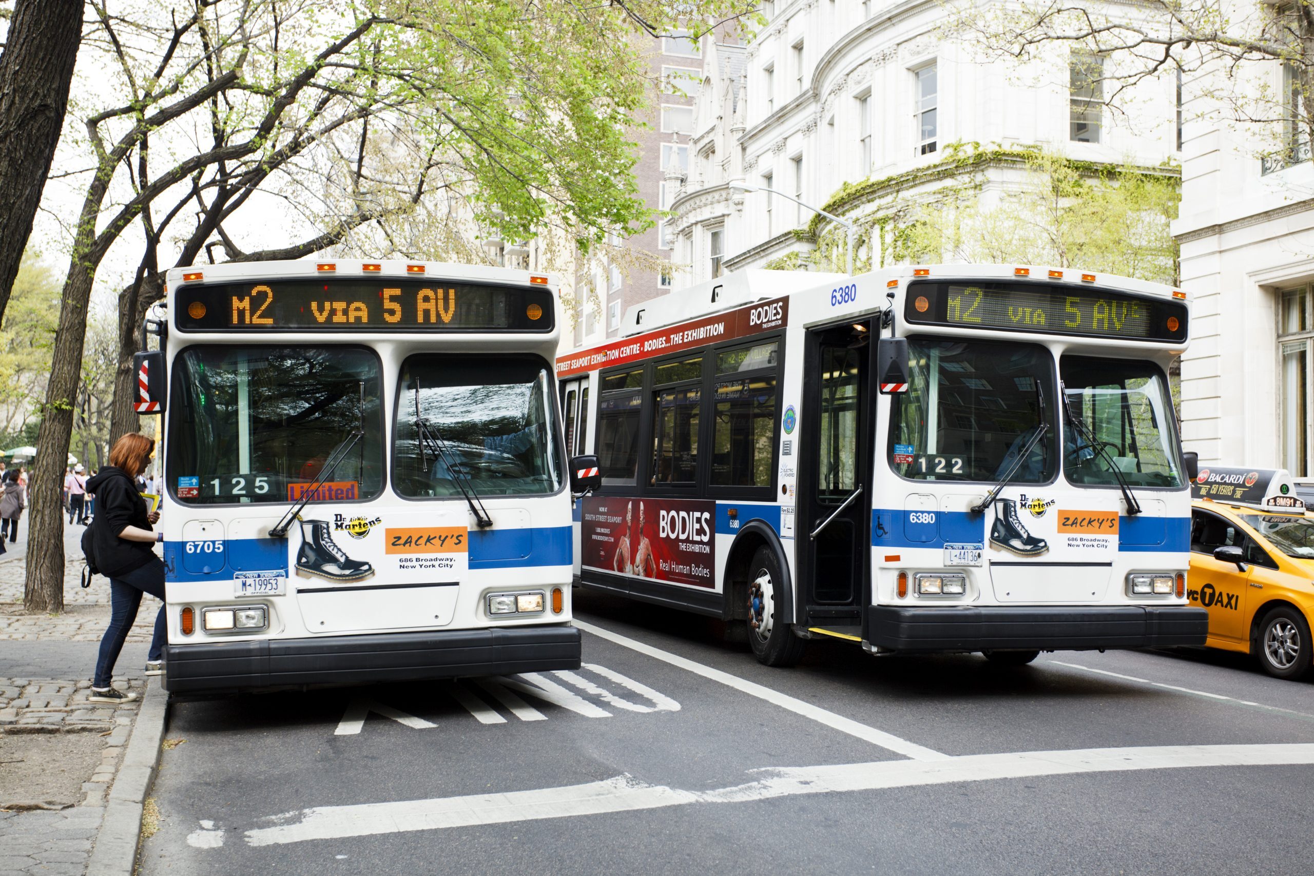 В автобусах Нью-Йорка боковые зеркала заменят видеокамерами