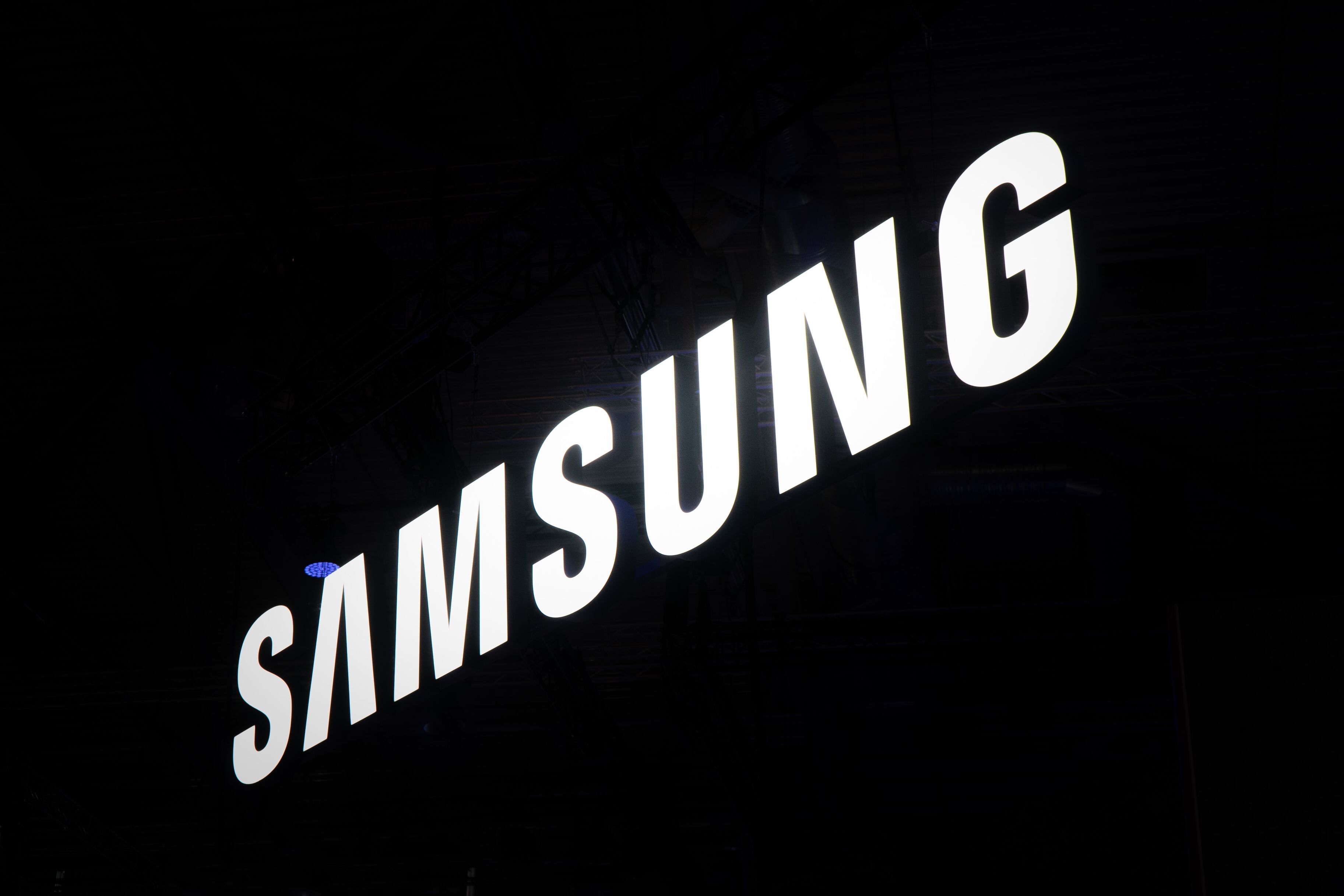 Apple открыла магазины в родном городе Samsung: корейцы уже приготовили 6-этажный «ответ»