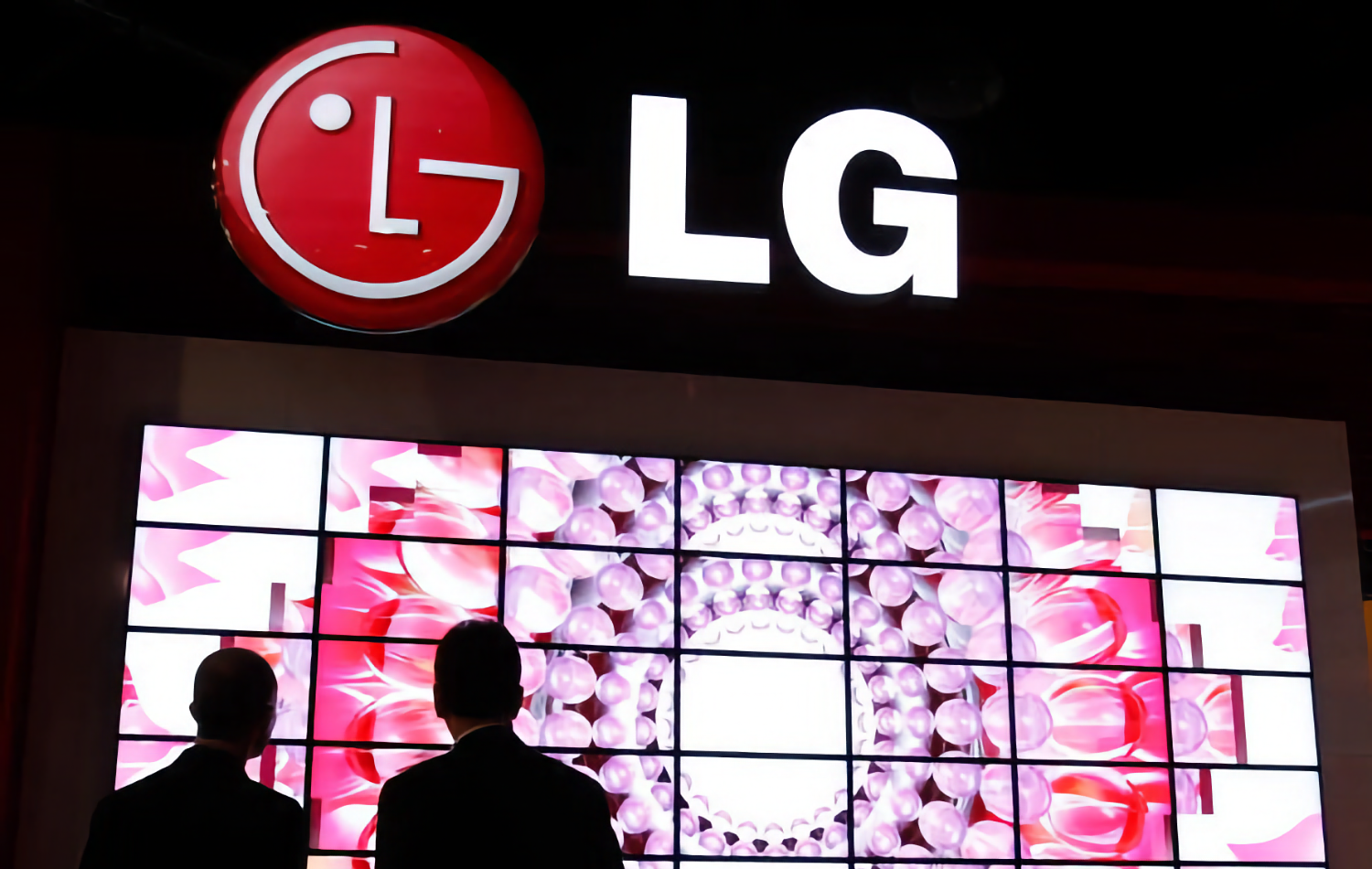 LG начала нанимать сотрудников в России, несмотря на уход из страны