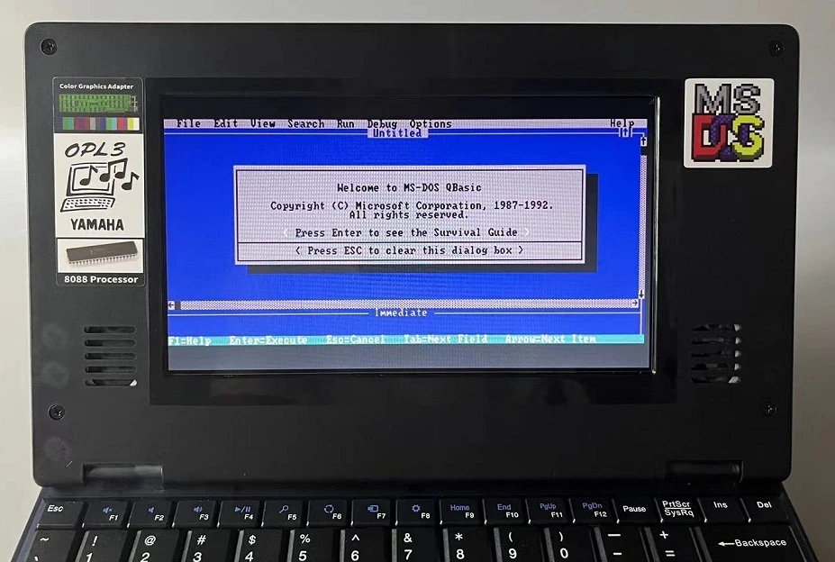 Сейчас точно не 90-е? Представлен мини-ноутбук с процессором Intel 8088 и MS-DOS на борту
