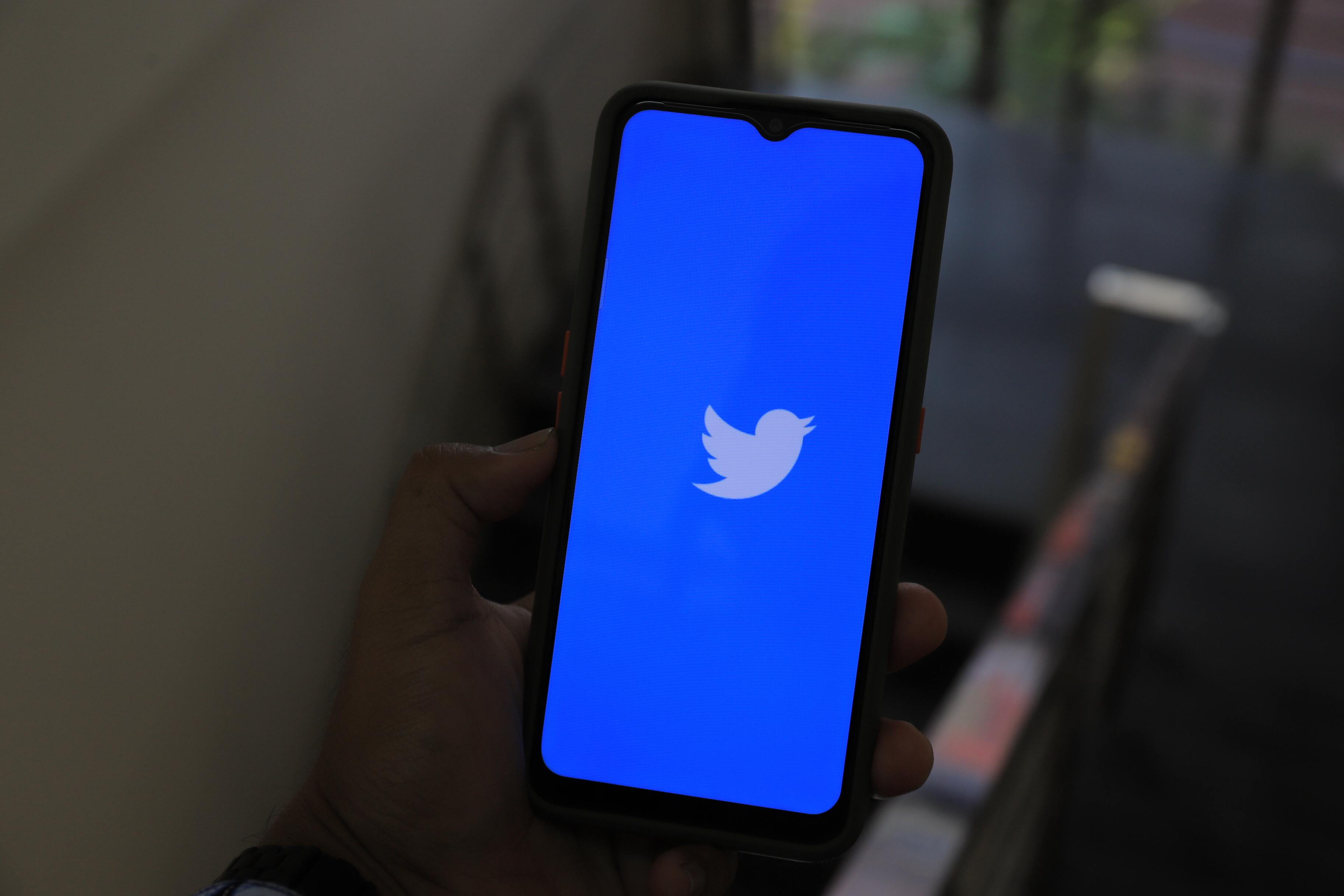 А вот и новые веяния: Twitter введёт лимит на количество бесплатных сообщений в день