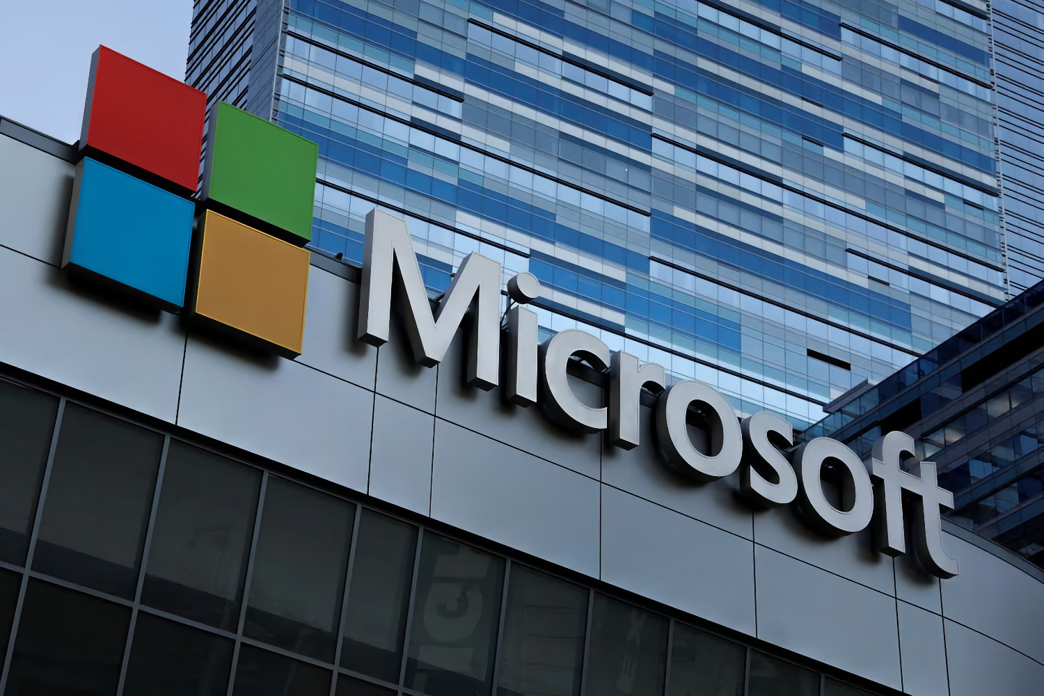 «На нас напали»: Microsoft заявила о масштабной хакерской атаке на сервисы компании