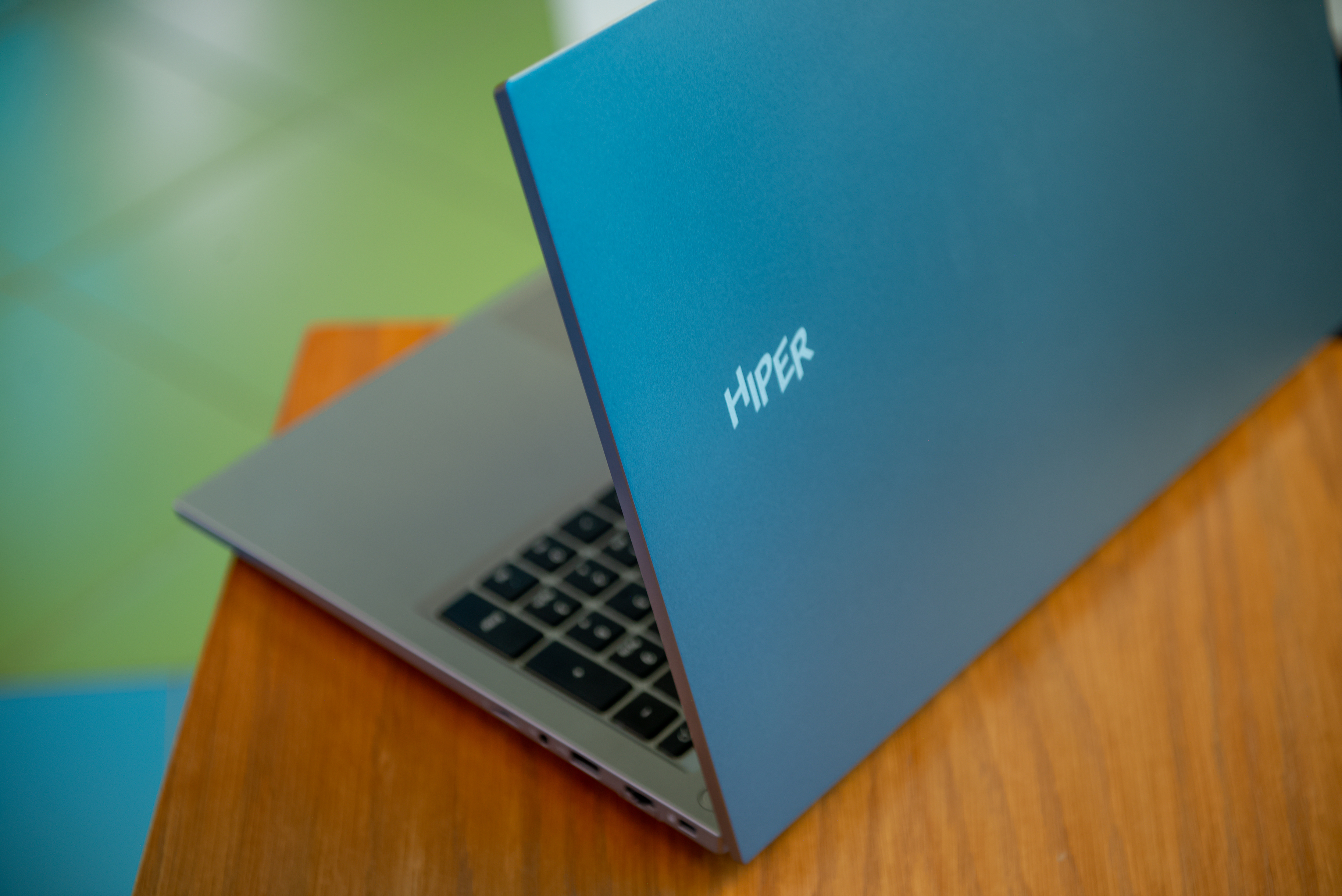 Некоторые ноутбуки «могут использоваться для работы». А этот — создан для неё!