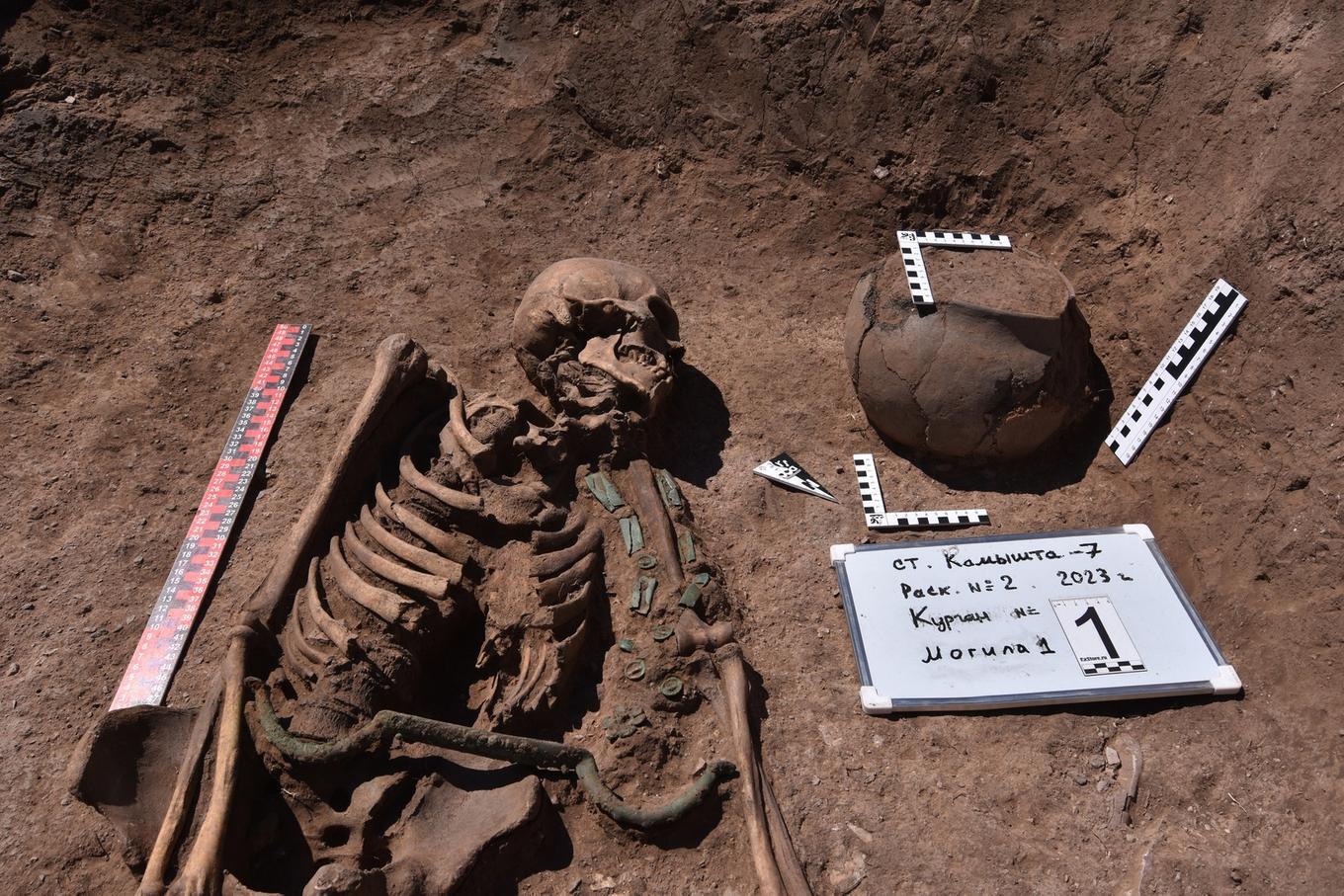 В Хакасии обнаружили останки колесничего возрастом в три тысячи лет