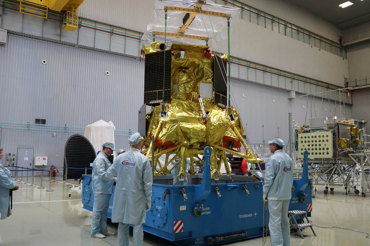 Россия объявила о готовности покорить Луну уже в августе 2023 года