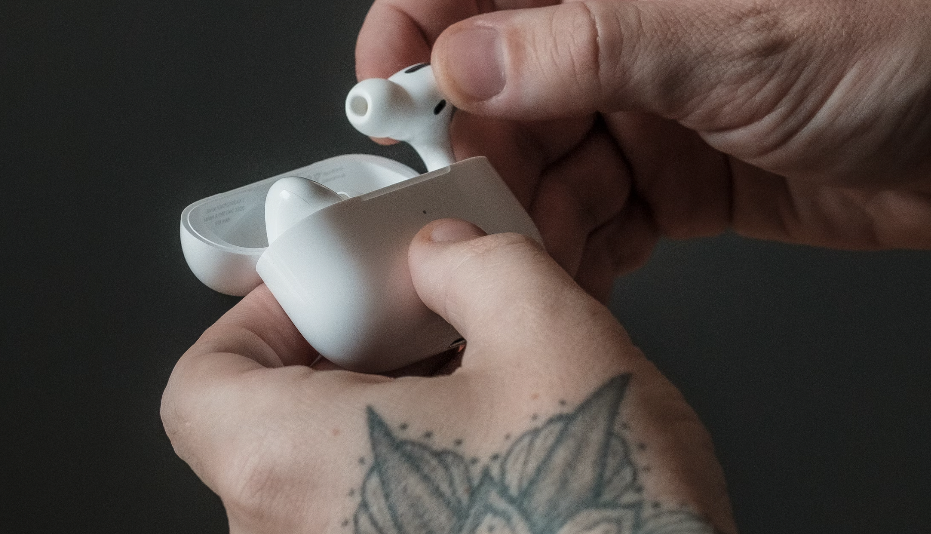 Какие новые функции получат наушники AirPods Pro 2 уже в этом году