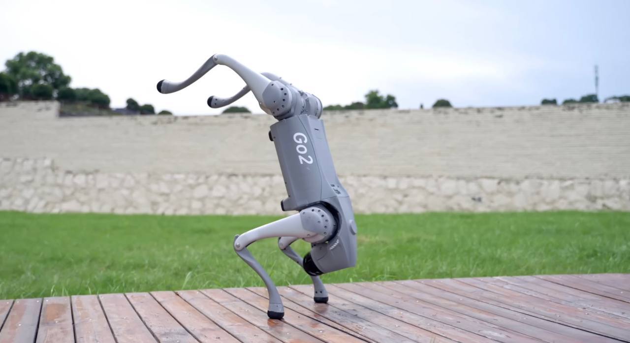 Представлена трюковая робособака со встроенной ИИ-моделью GPT