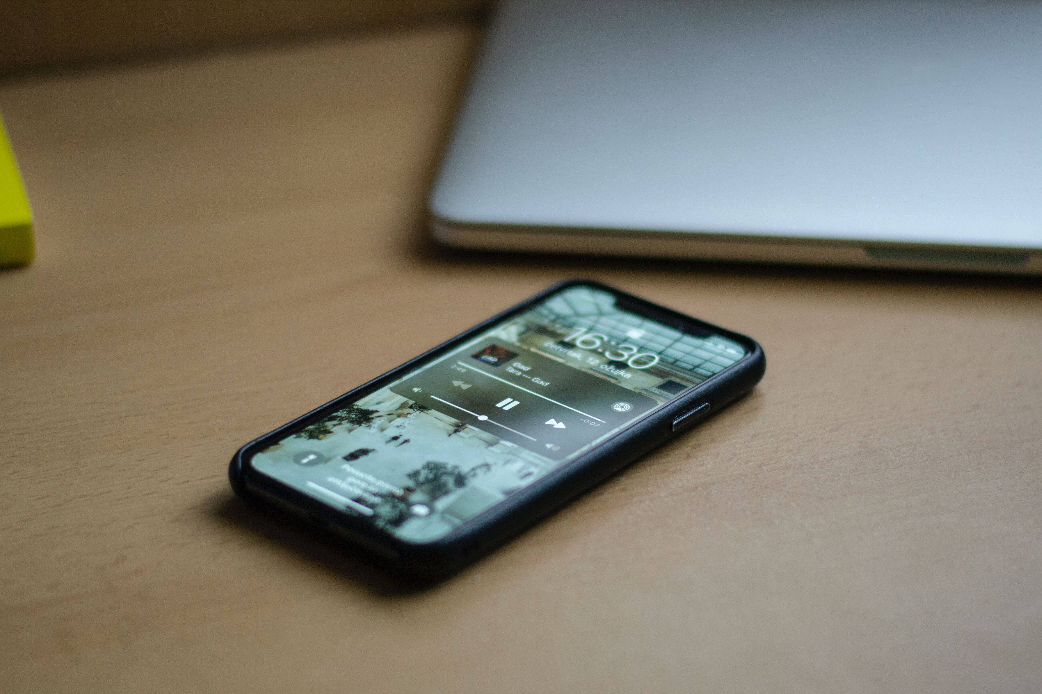 Почему во всём мире стали отказываться от новых смартфонов и переходить на б/у