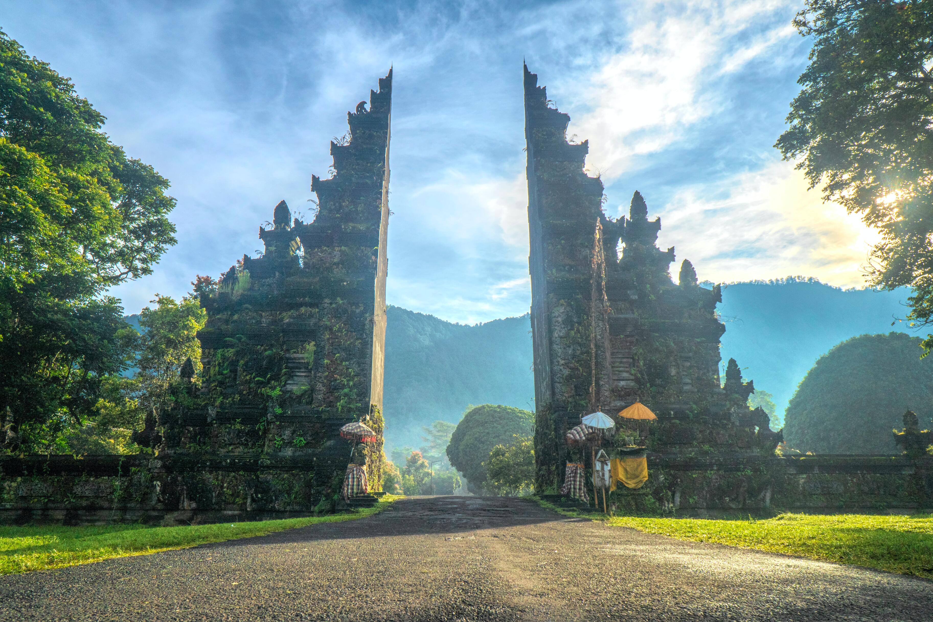 На острове Бали появилась специальная группа для отслеживания «неправильных» туристов