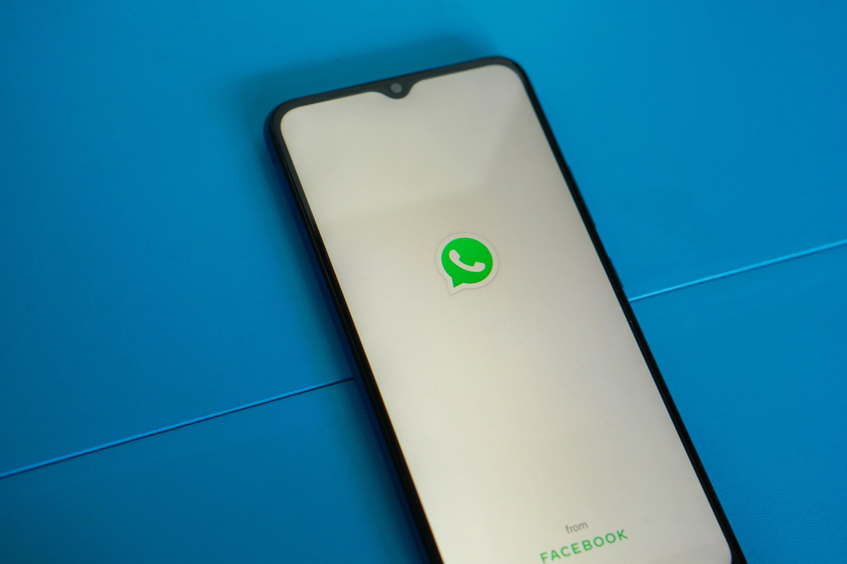 WhatsApp начнёт проверять электронную почту пользователей для защиты аккаунтов