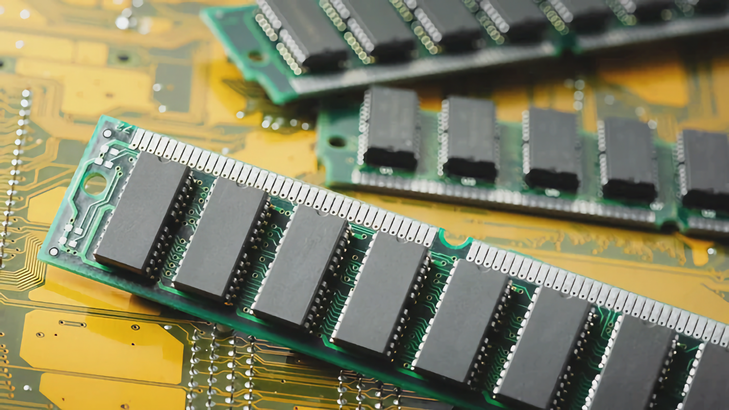 Оперативную память DDR4 и DDR5 сравнили в играх на компьютере с топовым железом
