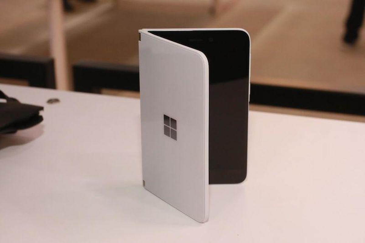 У Microsoft появится собственный складной смартфон