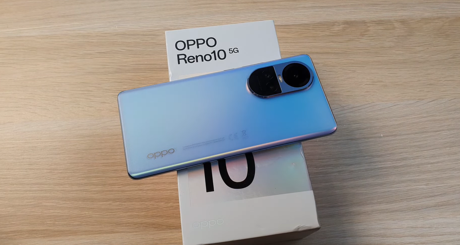 Смартфон Oppo Reno 10 продают в России за 40 тысяч рублей. Стоит ли его покупать