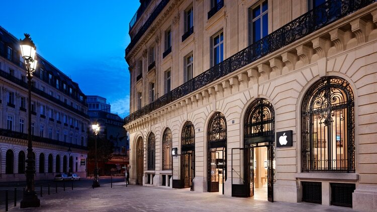 Забастовка сотрудников французских Apple Store может сорвать выход iPhone 15