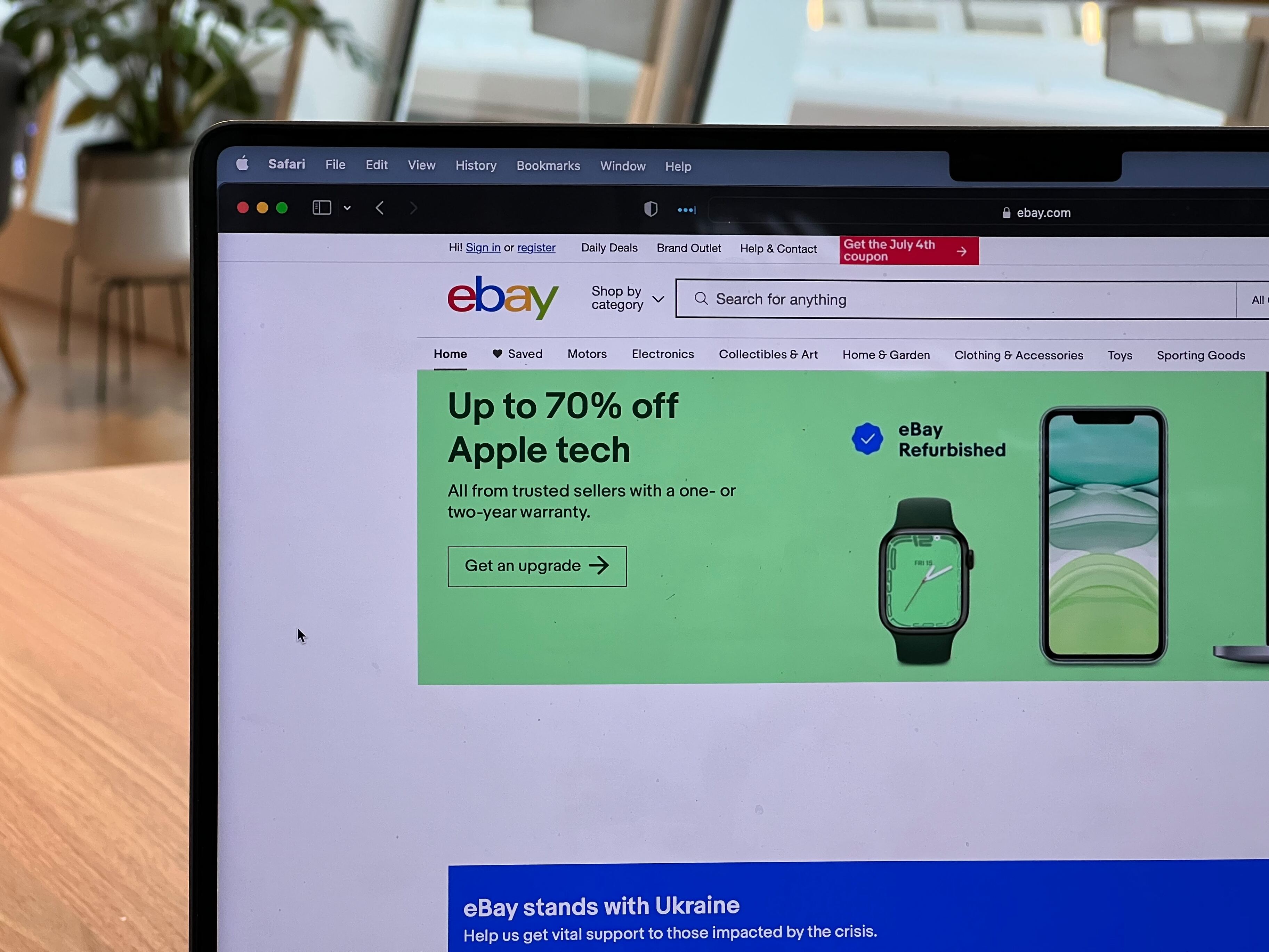 Власти США подали в суд на eBay