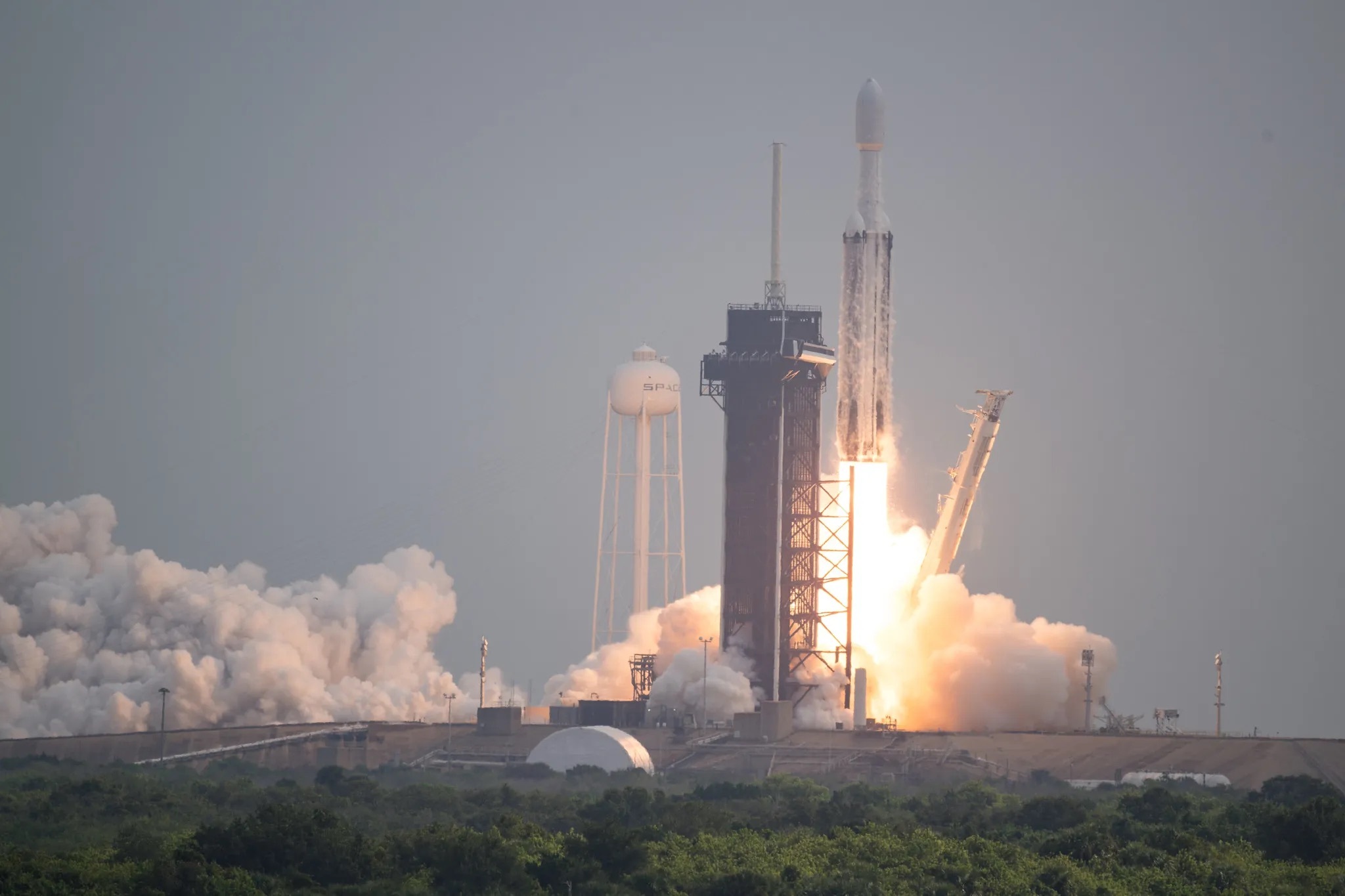 SpaceX отправила к астероиду Психея одноимённый корабль NASA