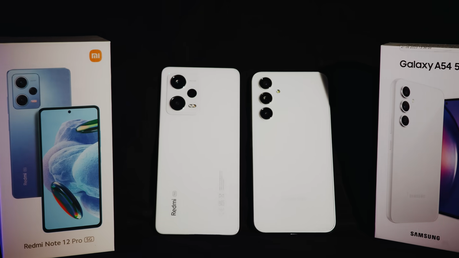 Какой смартфон лучше за 30 тысяч рублей: Samsung или Xiaomi