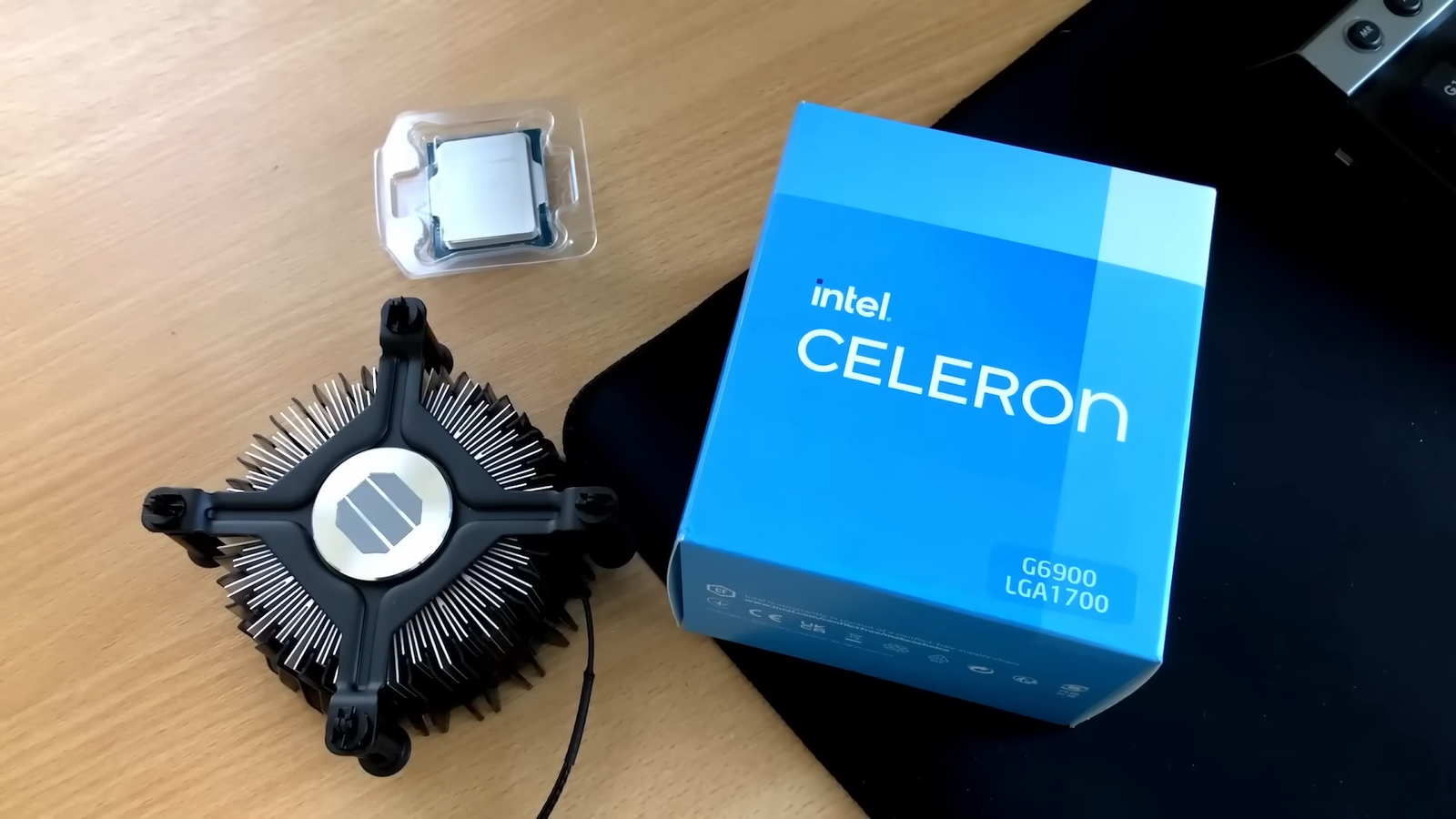 Что будет, если установить на Core i9 комплектный вентилятор от Celeron