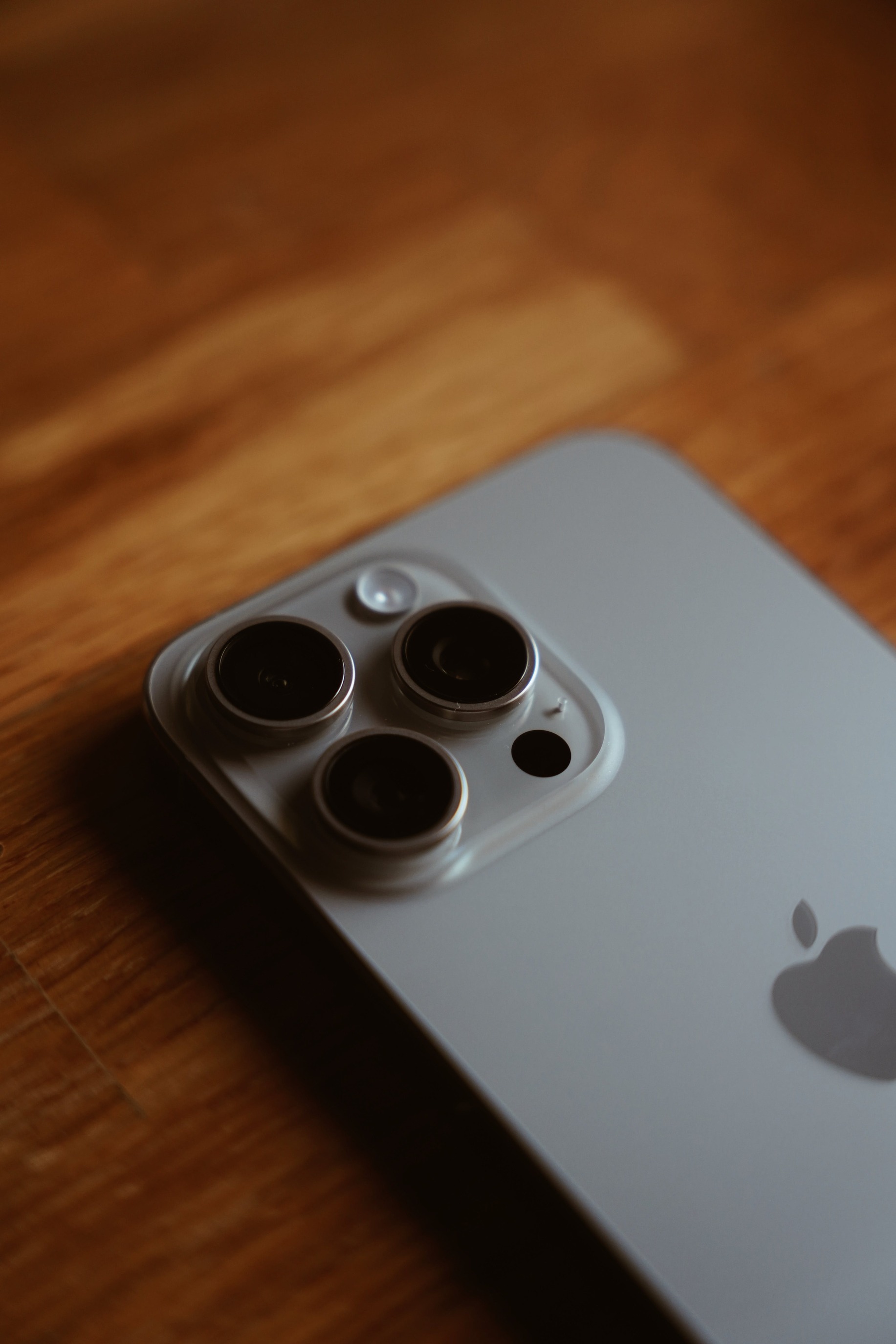 В Китае энтузиаст ради игр встроил в iPhone 15 Pro испарительную камеру
