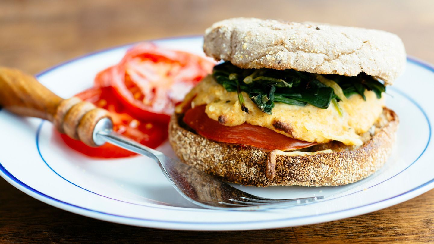 Как приготовить полезный для здоровья сэндвич на завтрак: пять правил