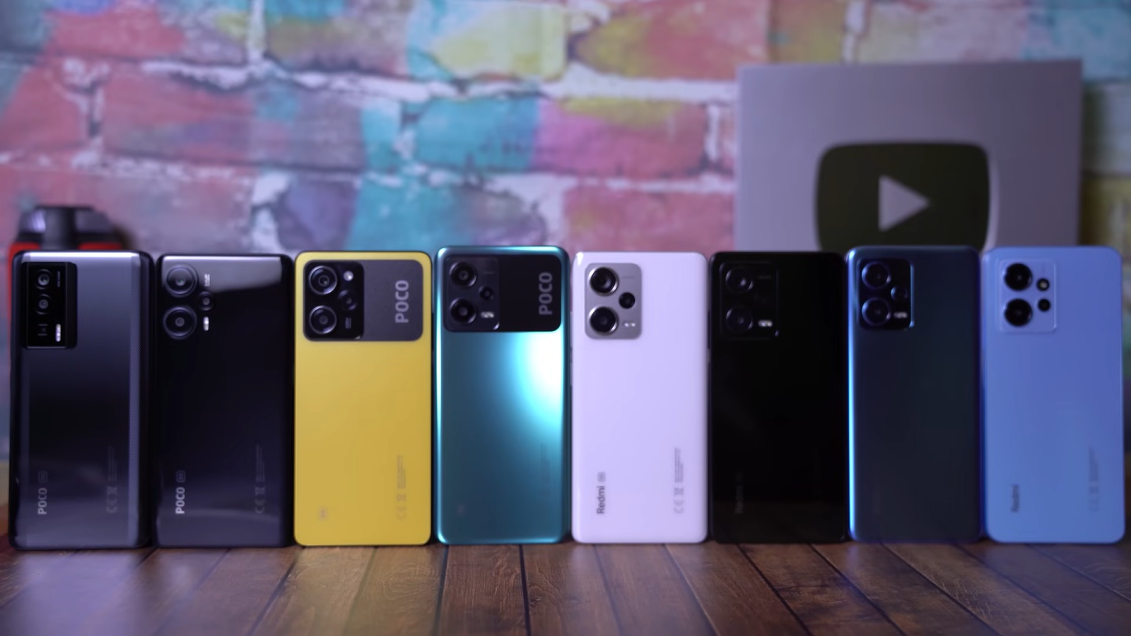 Сразу восемь моделей смартфонов Xiaomi сравнили в одном обзоре