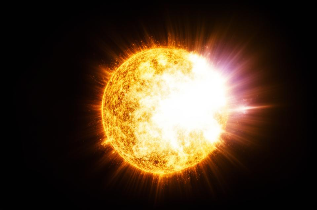 На Солнце зафиксирована самая мощная вспышка за последние шесть лет: чем она грозит россиянам