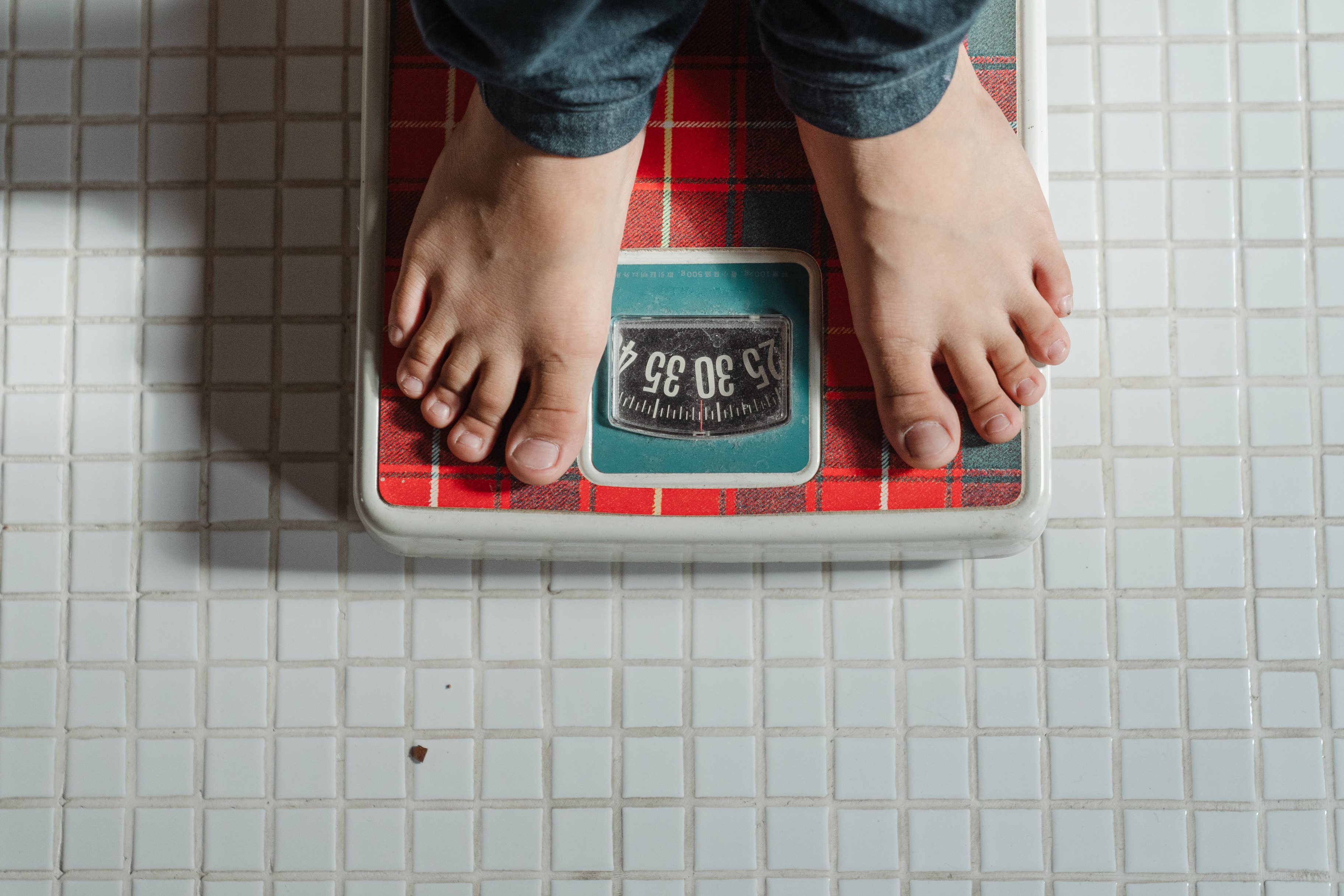 Учёные объяснили эпидемию ожирения в мире психическими проблемами