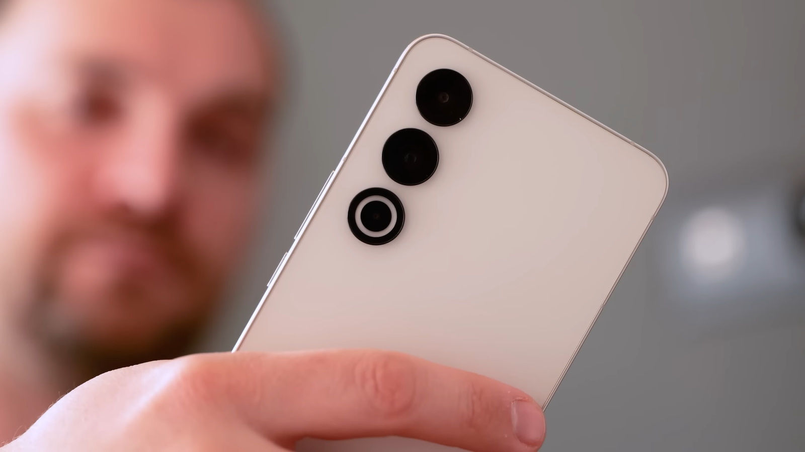 Стоит ли покупать Meizu 21 — флагманский смартфон скатившегося на грань выживания производителя