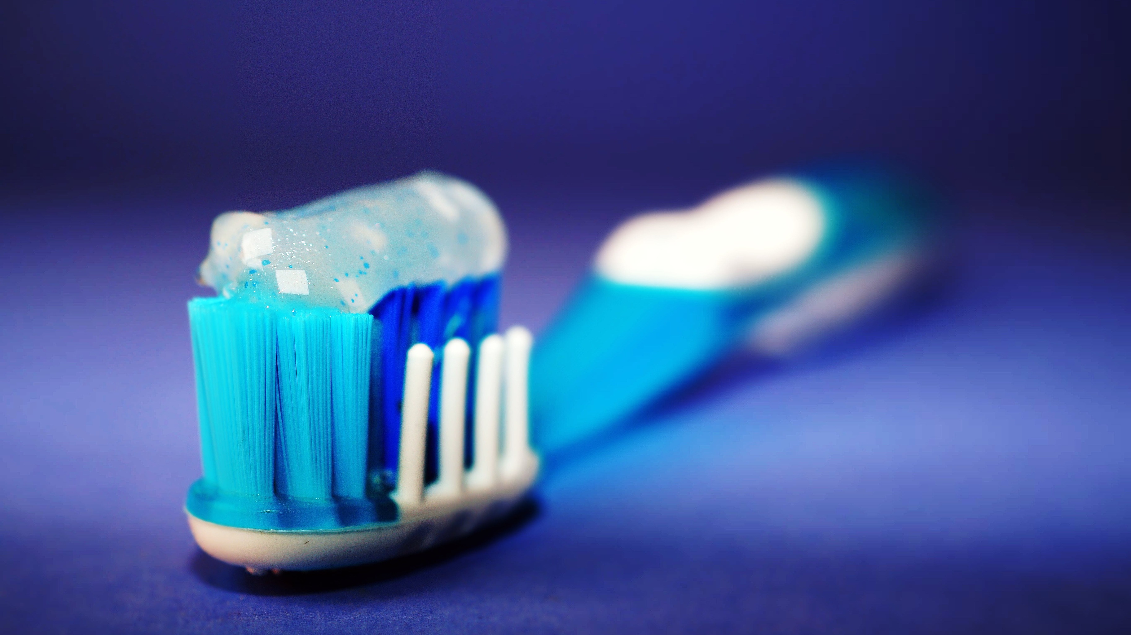 Стоматолог объяснила, когда зубы чистить не нужно