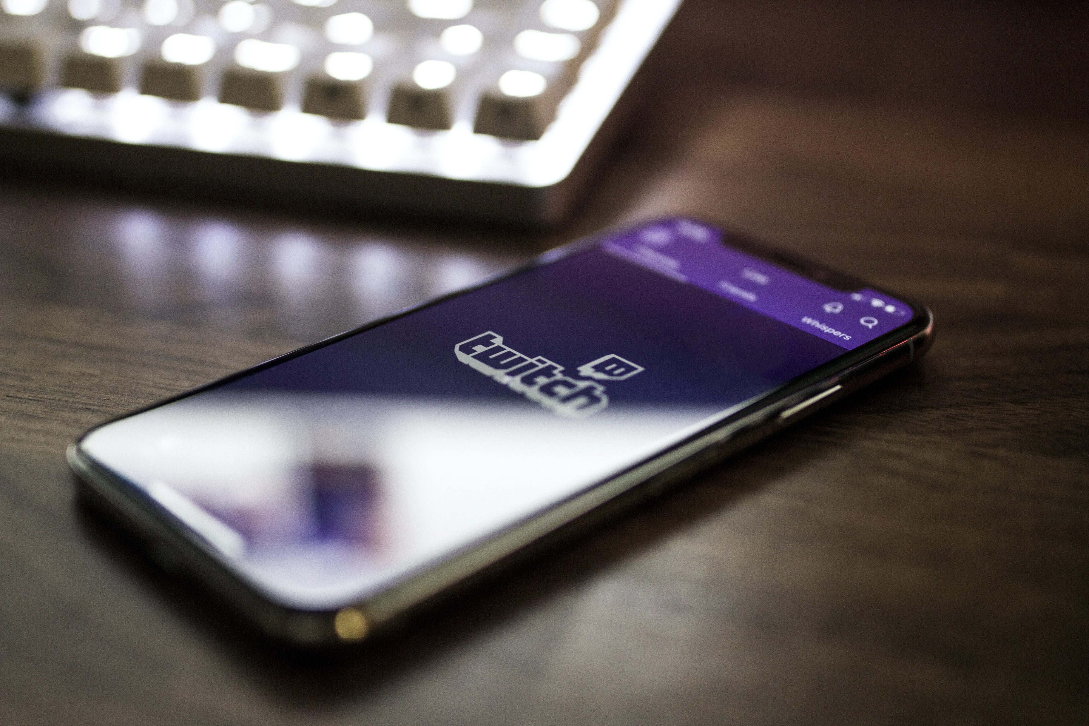Удар по стримингу: сервис Twitch уволит более трети штата из-за убытков